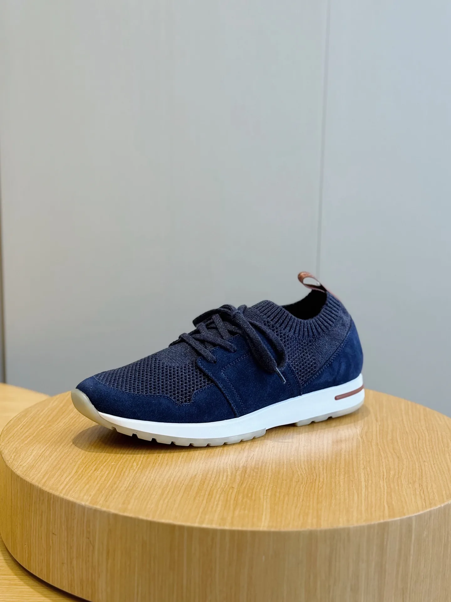 Women's Sneakers LORO PIANA 18380121