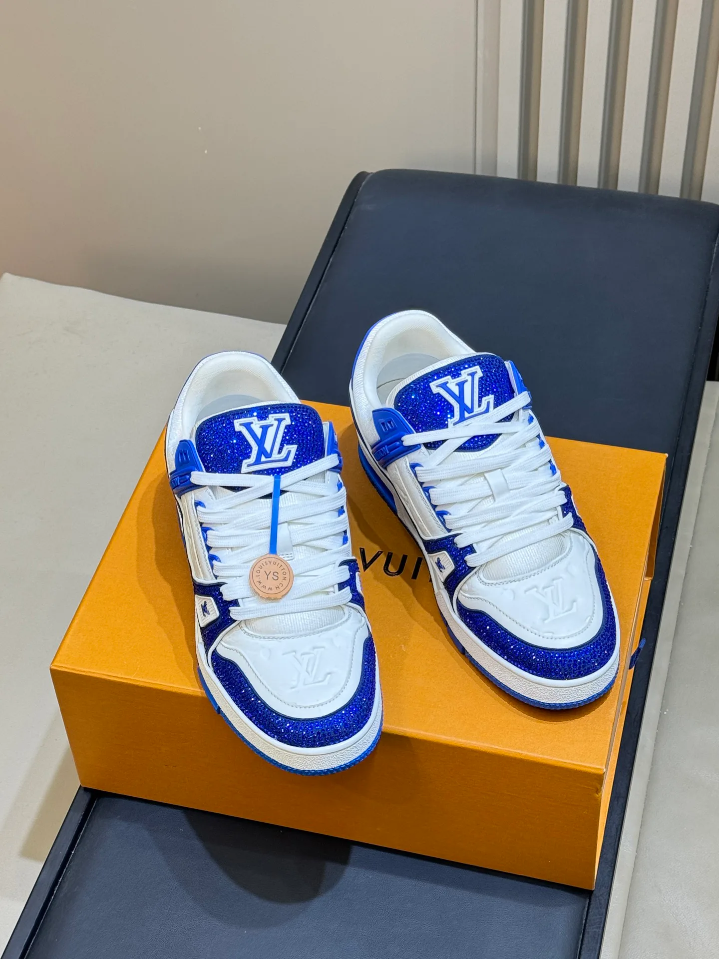 Men's Sneakers LOUIS VUITTON 18073567