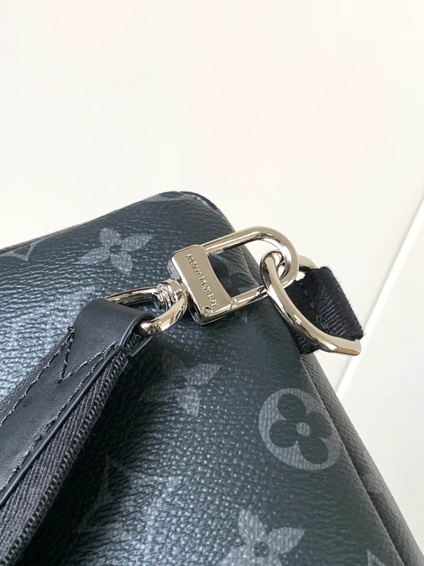 Women's Shoulder Bags LOUIS VUITTON 17948716