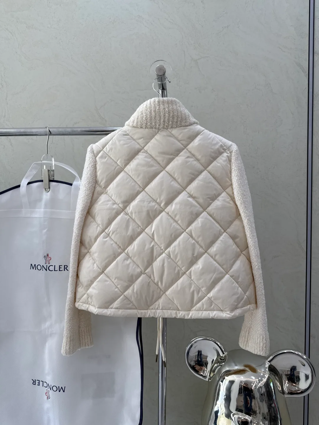 Women's Jackets And Down Jackets MONCLER 18539124