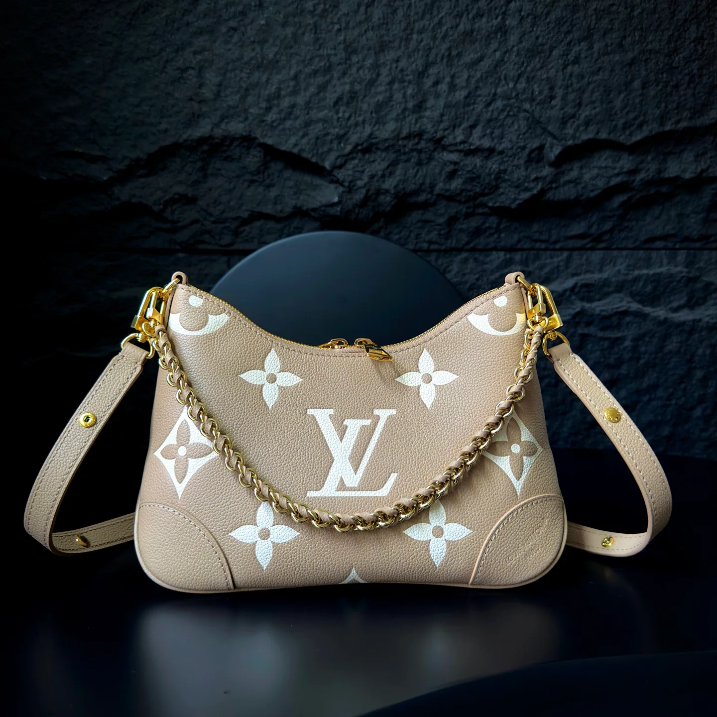 Women's Classic Handbags LOUIS VUITTON 17906952