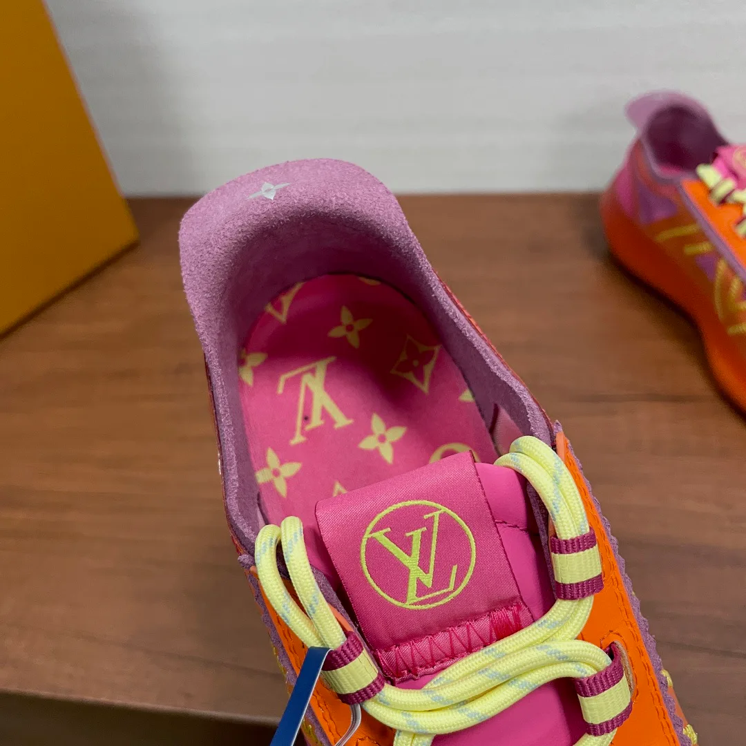 Women's Sneakers LOUIS VUITTON 17542554