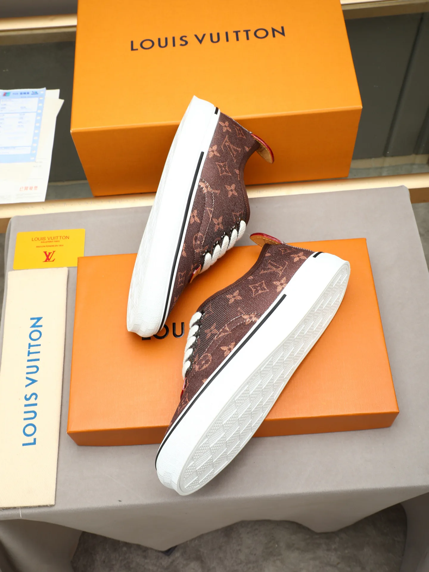 Men's Sneakers LOUIS VUITTON 17947261