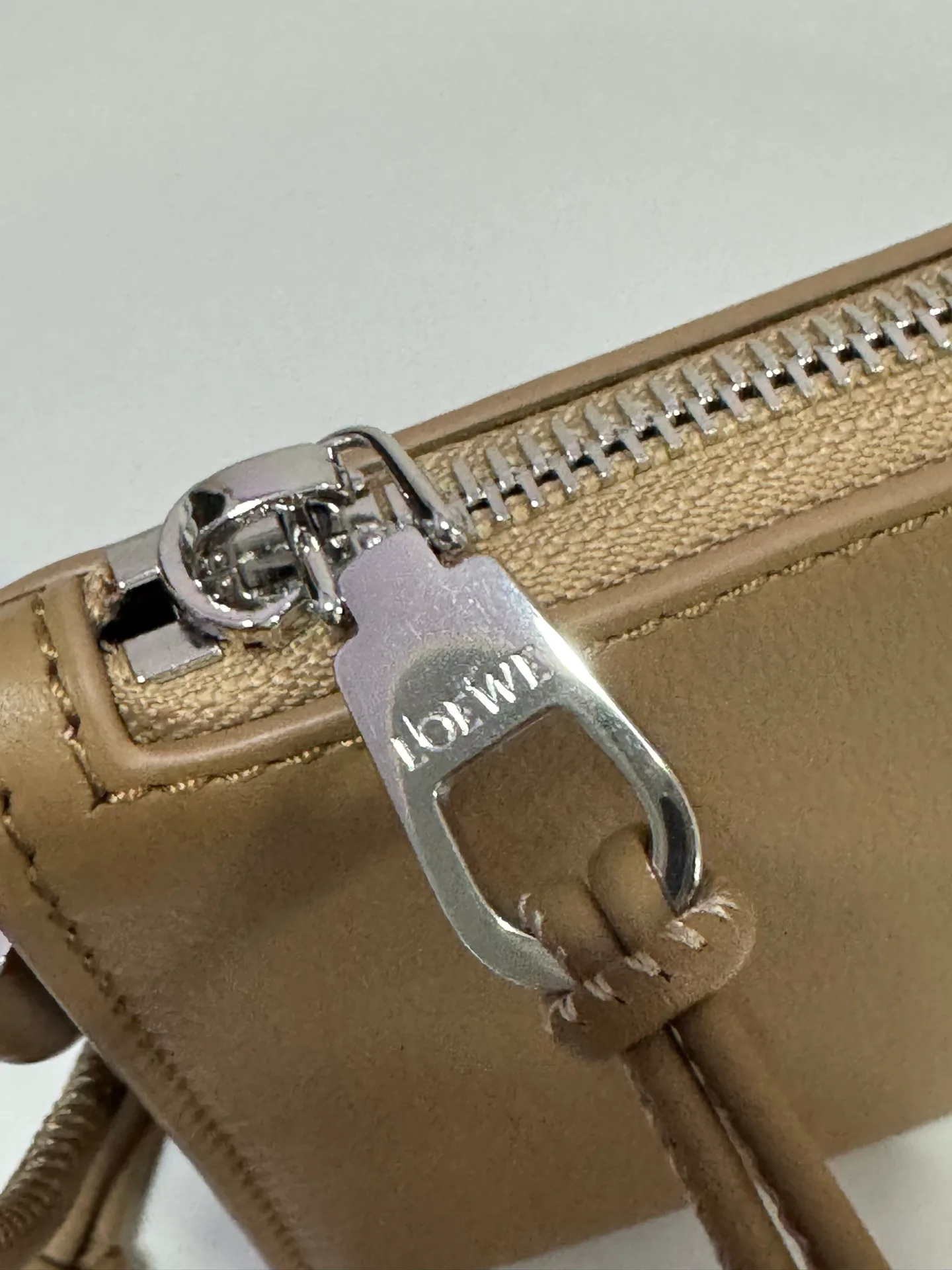 Women's Shoulder Bags LOEWE 17551016