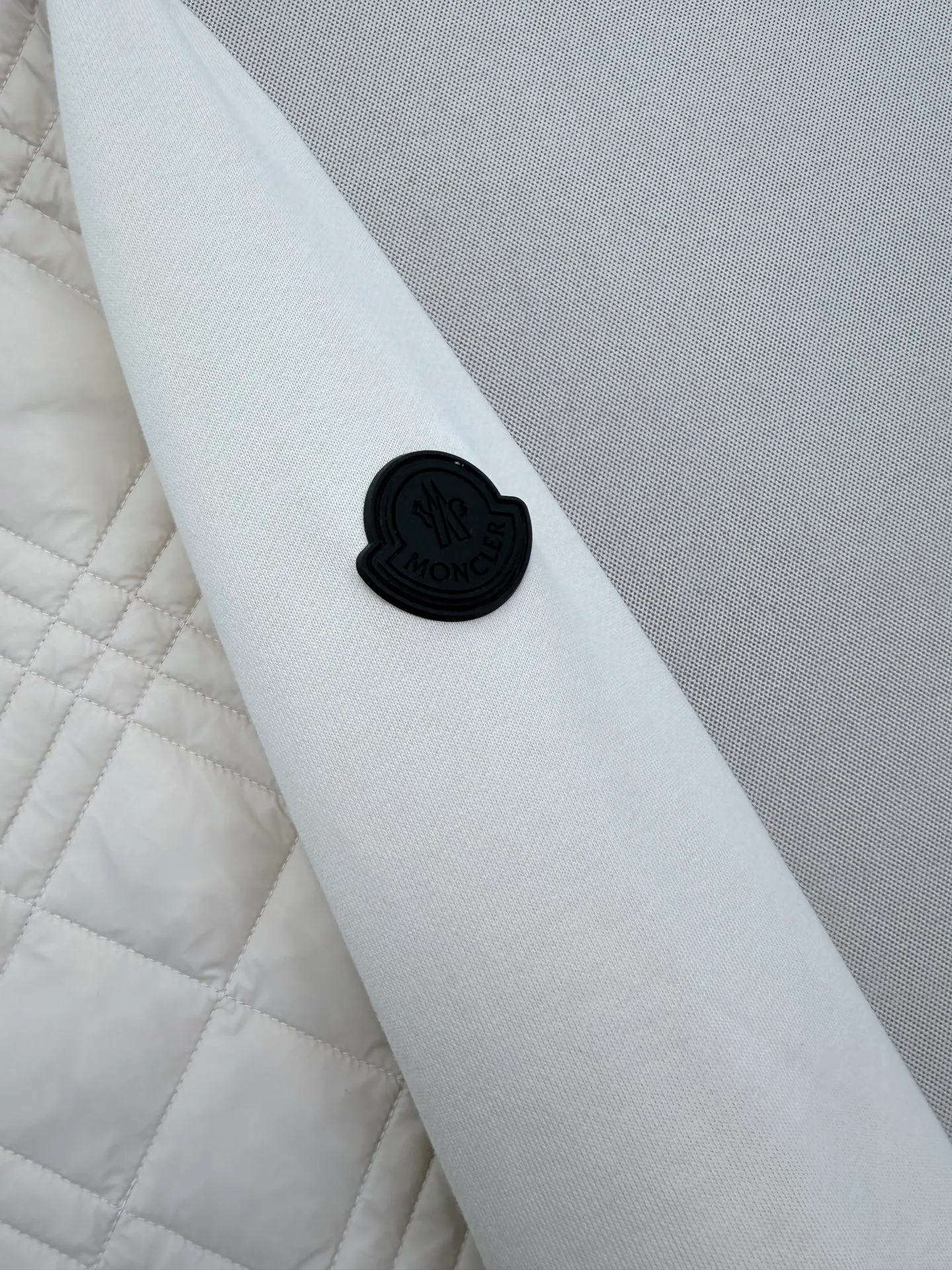 Women's Jackets And Down Jackets MONCLER 18506404