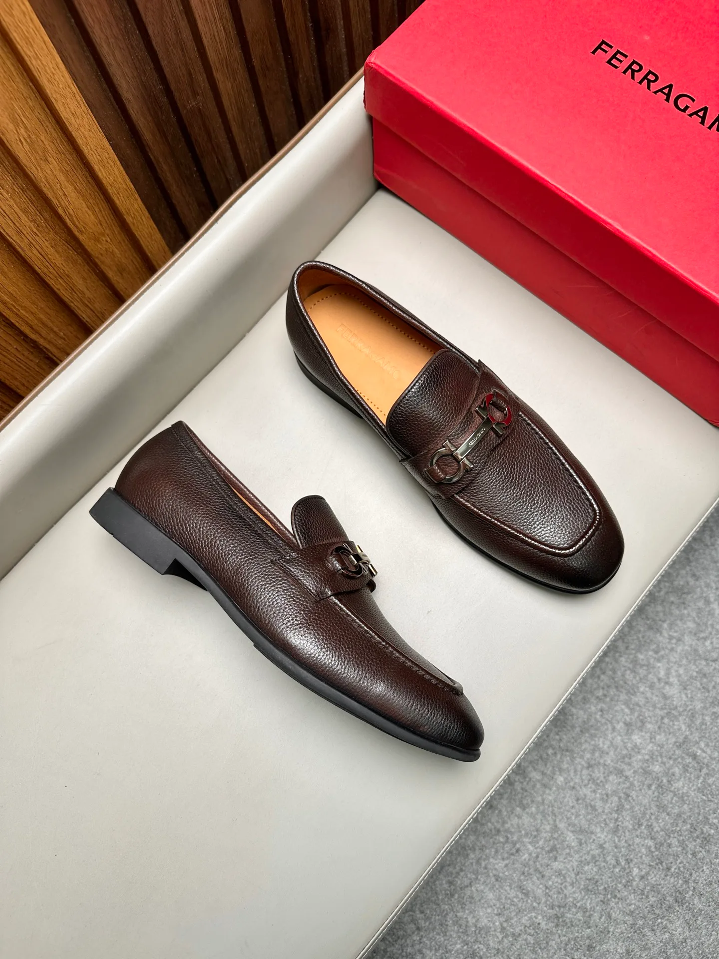 Men's Loafers And Dress Shoes SALVATORE FERRAGAMO 17470844