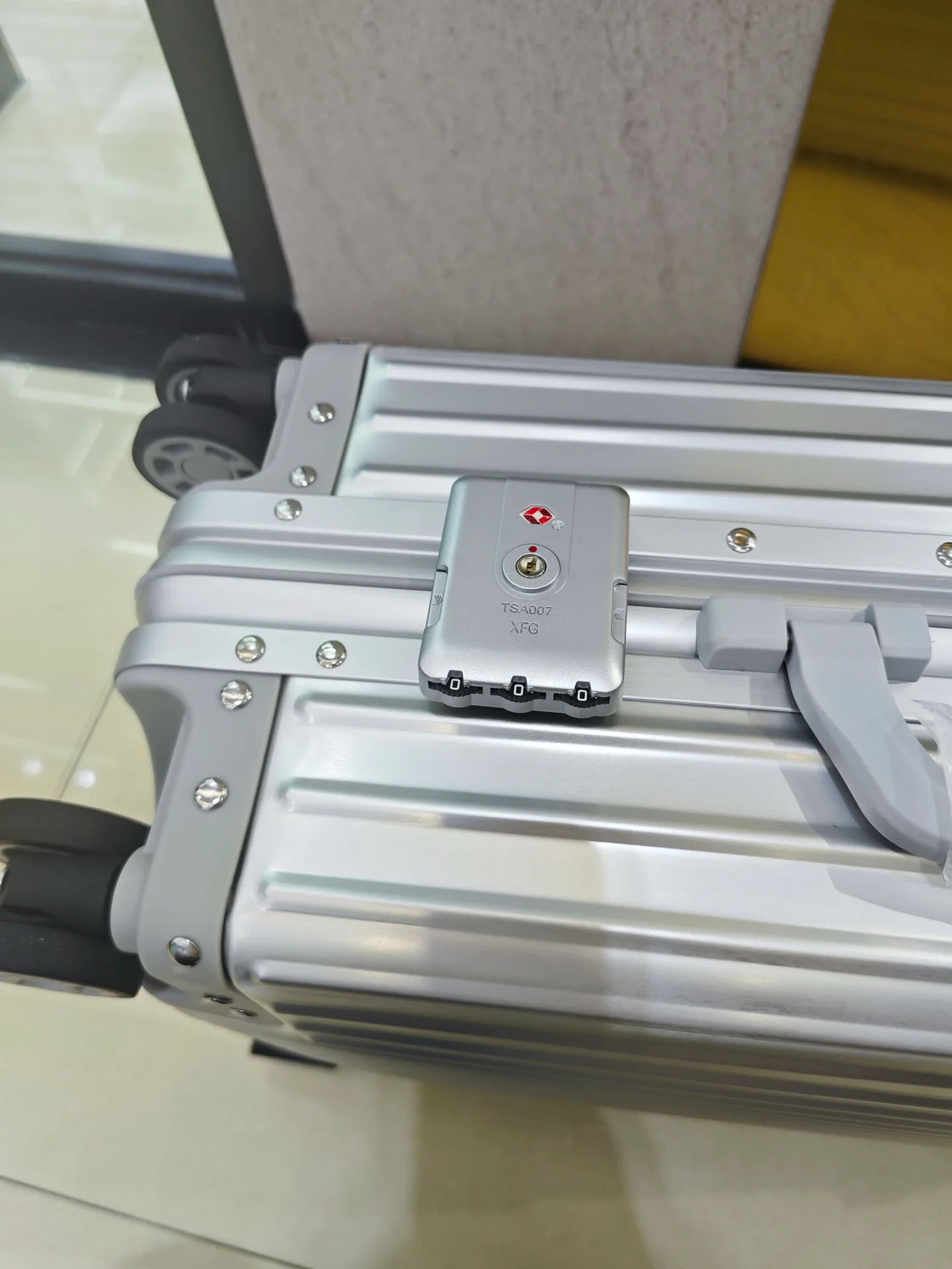 Suitcases RIMOWA 17873355