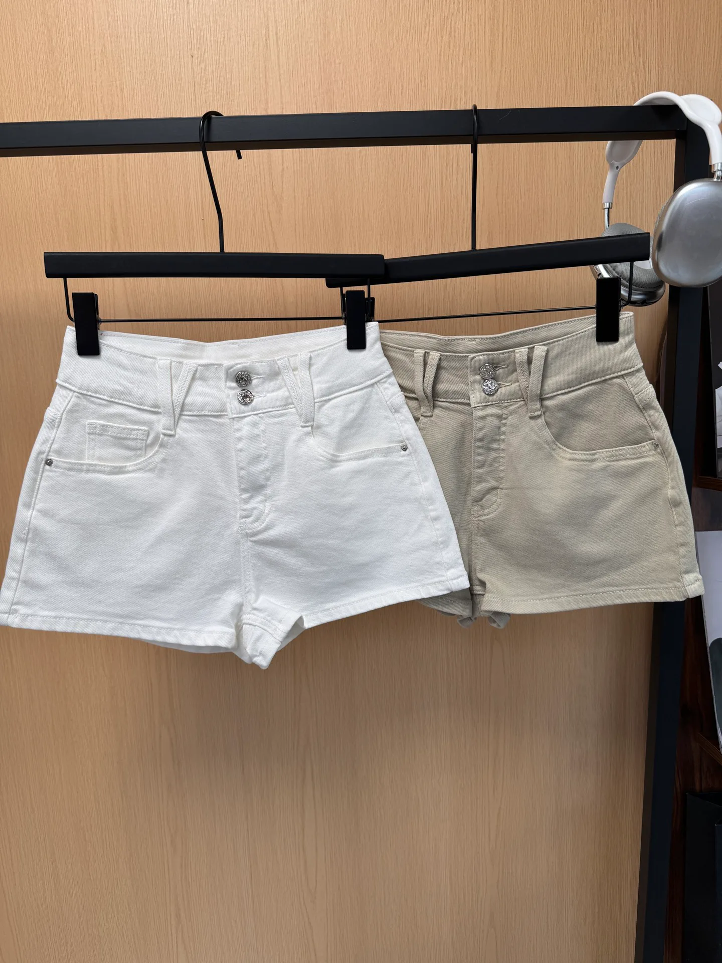 Women's Shorts CHANEL 17039527