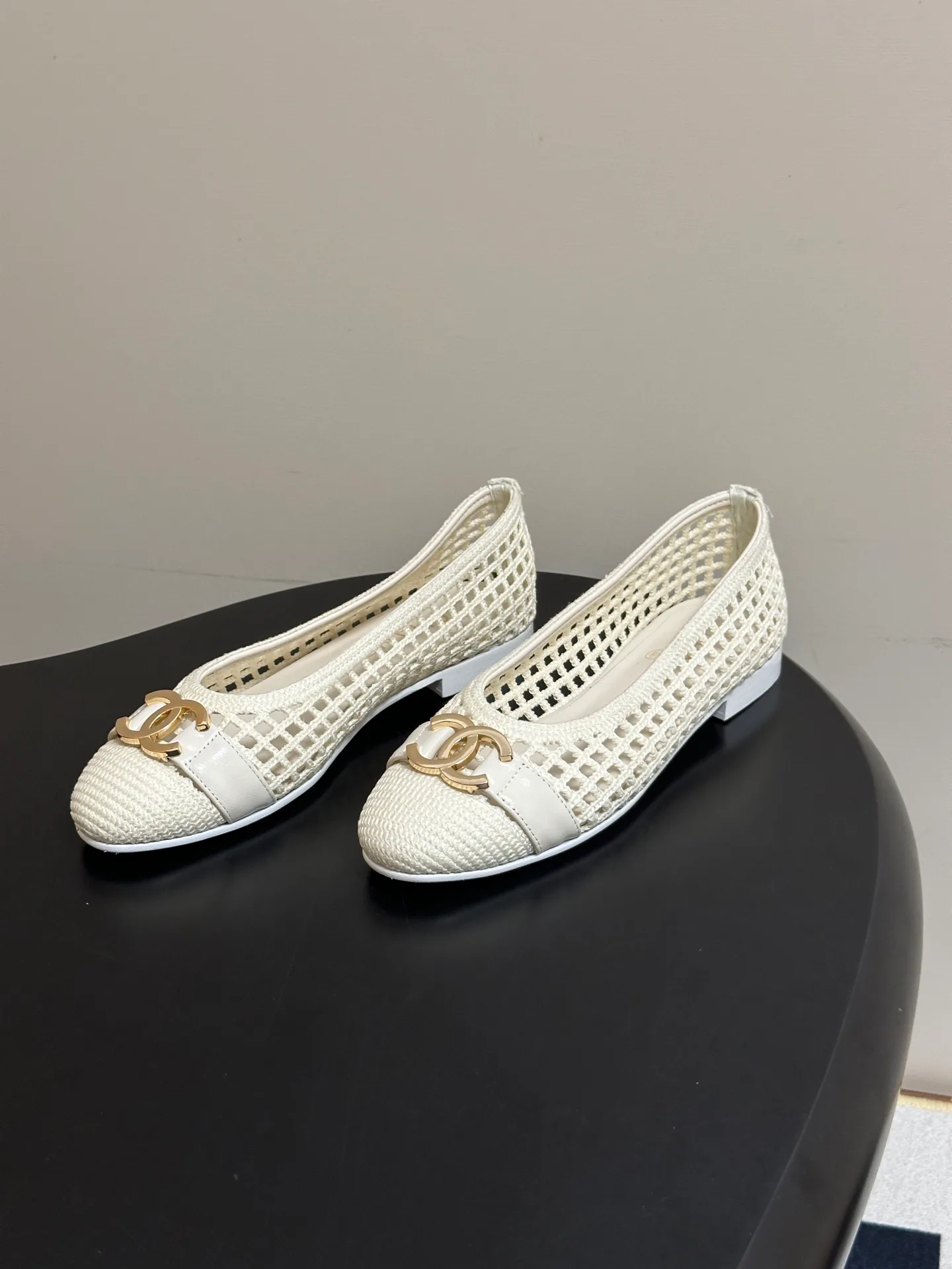 Women's Ballet Flats CHANEL 17403437