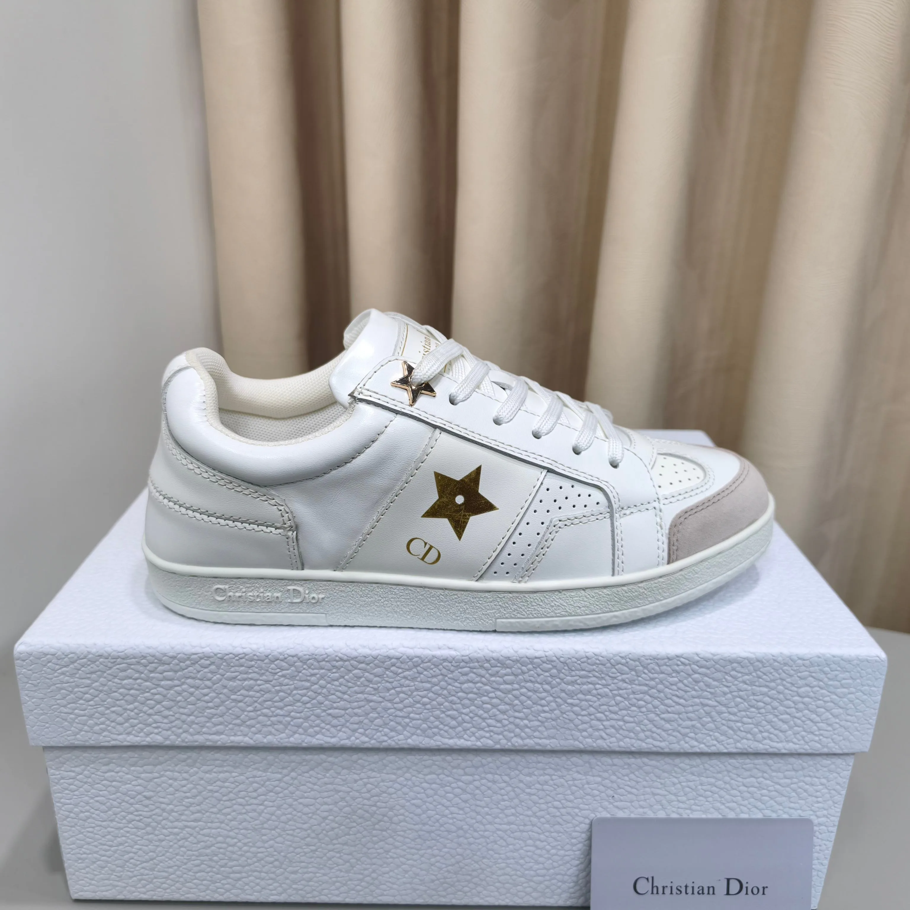 Women's Sneakers CHRISTIAN DIOR 17988722