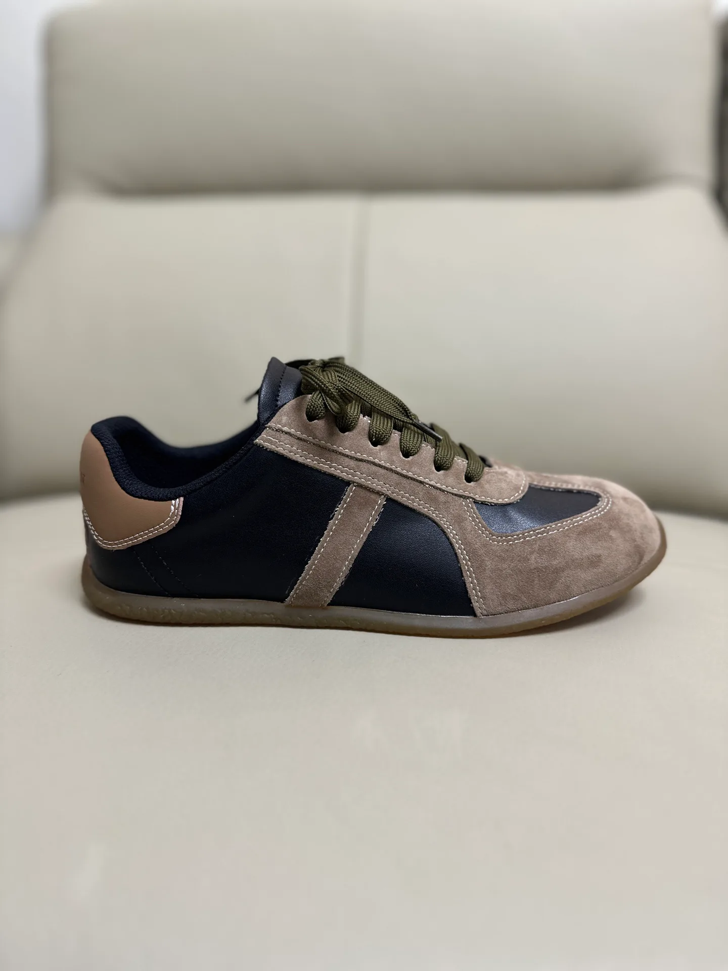 Кроссовки Женские Alexander Mcqueen 18616771