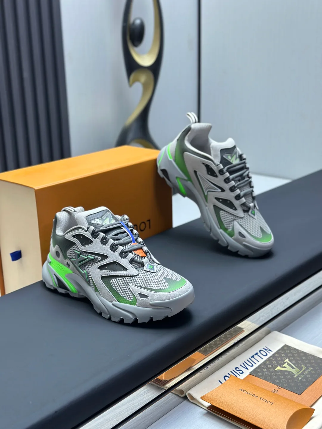 Women's Sneakers LOUIS VUITTON 18211979