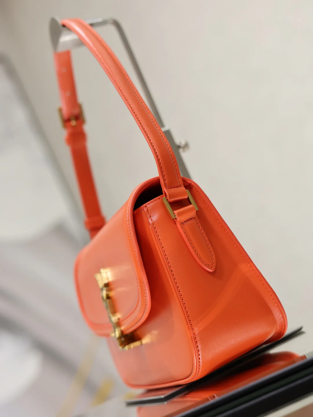 Women's Classic Handbags SAINT LAURENT 18321443