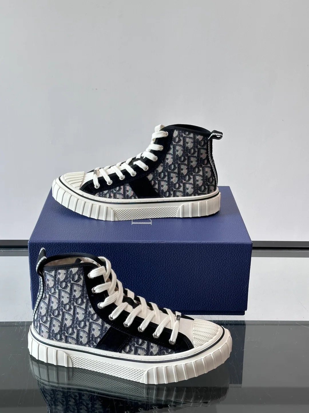 Women's Sneakers CHRISTIAN DIOR 18102157