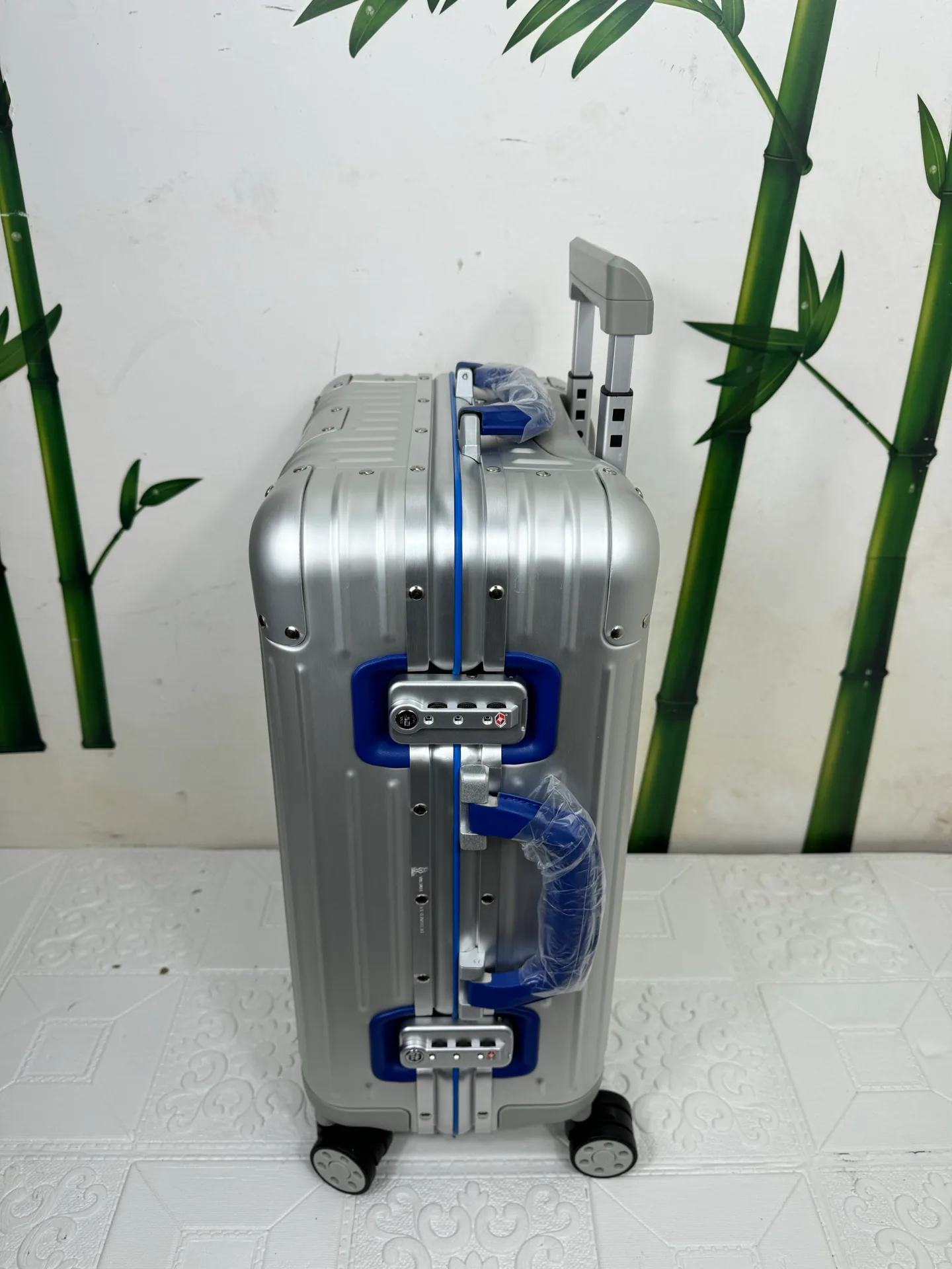 Suitcases RIMOWA 17662917