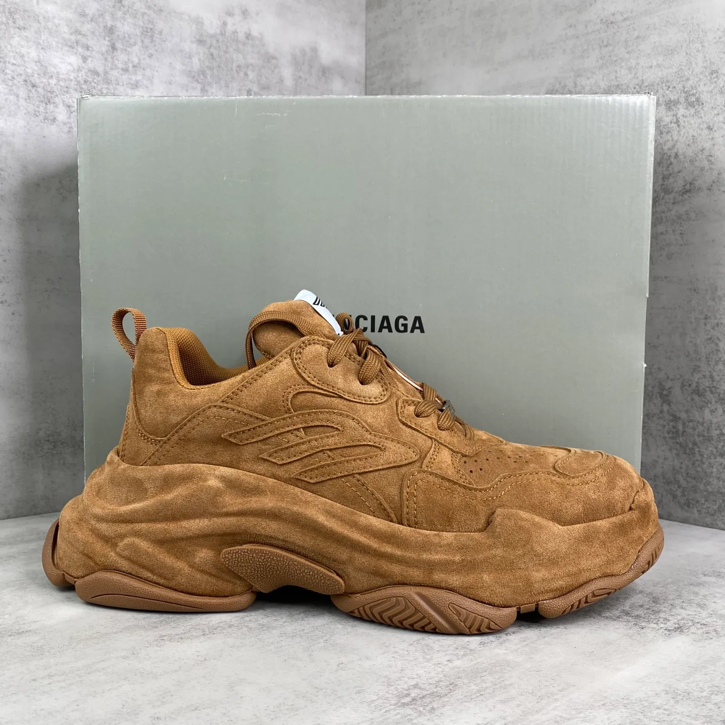 Кроссовки Женские Balenciaga 18686625