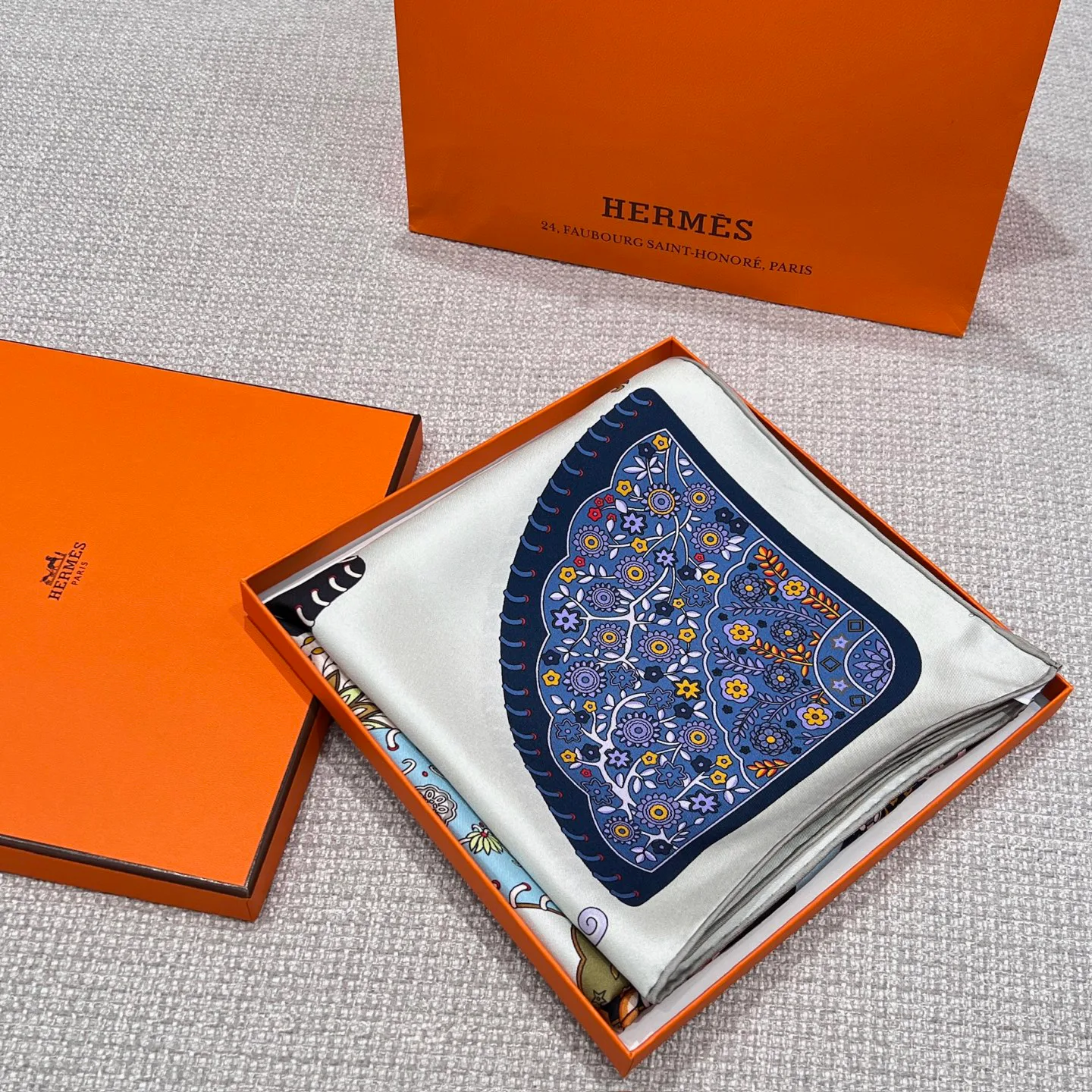 Silk Scarves HERMES 17991447