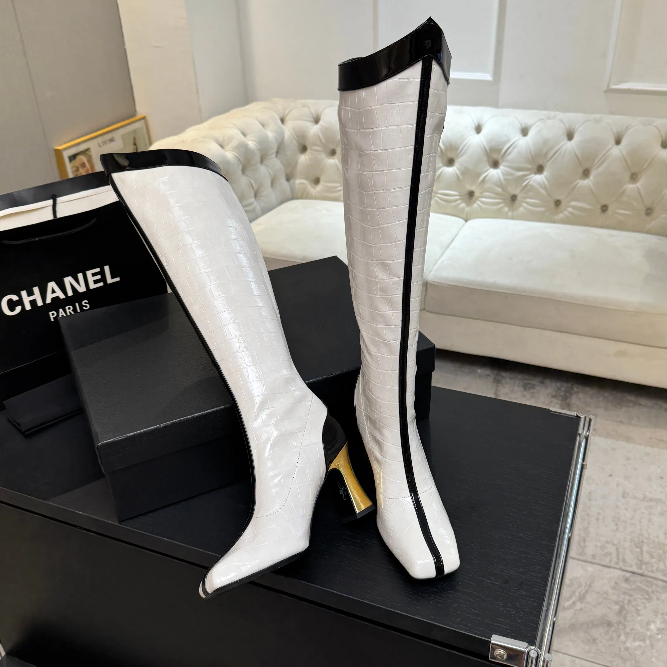 Women's Boots CHANEL 17900009
