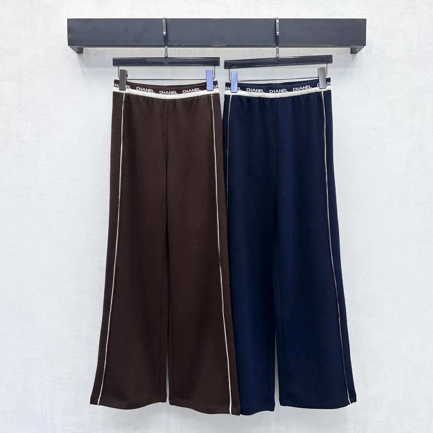 Women's Trousers CHANEL 18023413