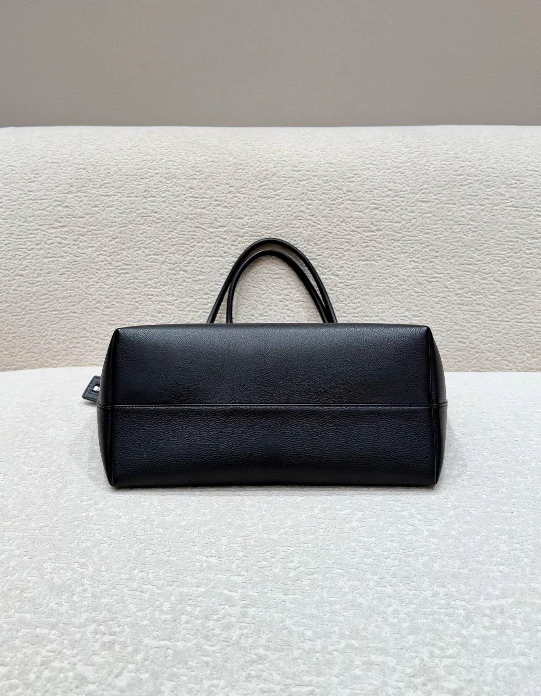 Women's Classic Handbags THE ROW 18070672