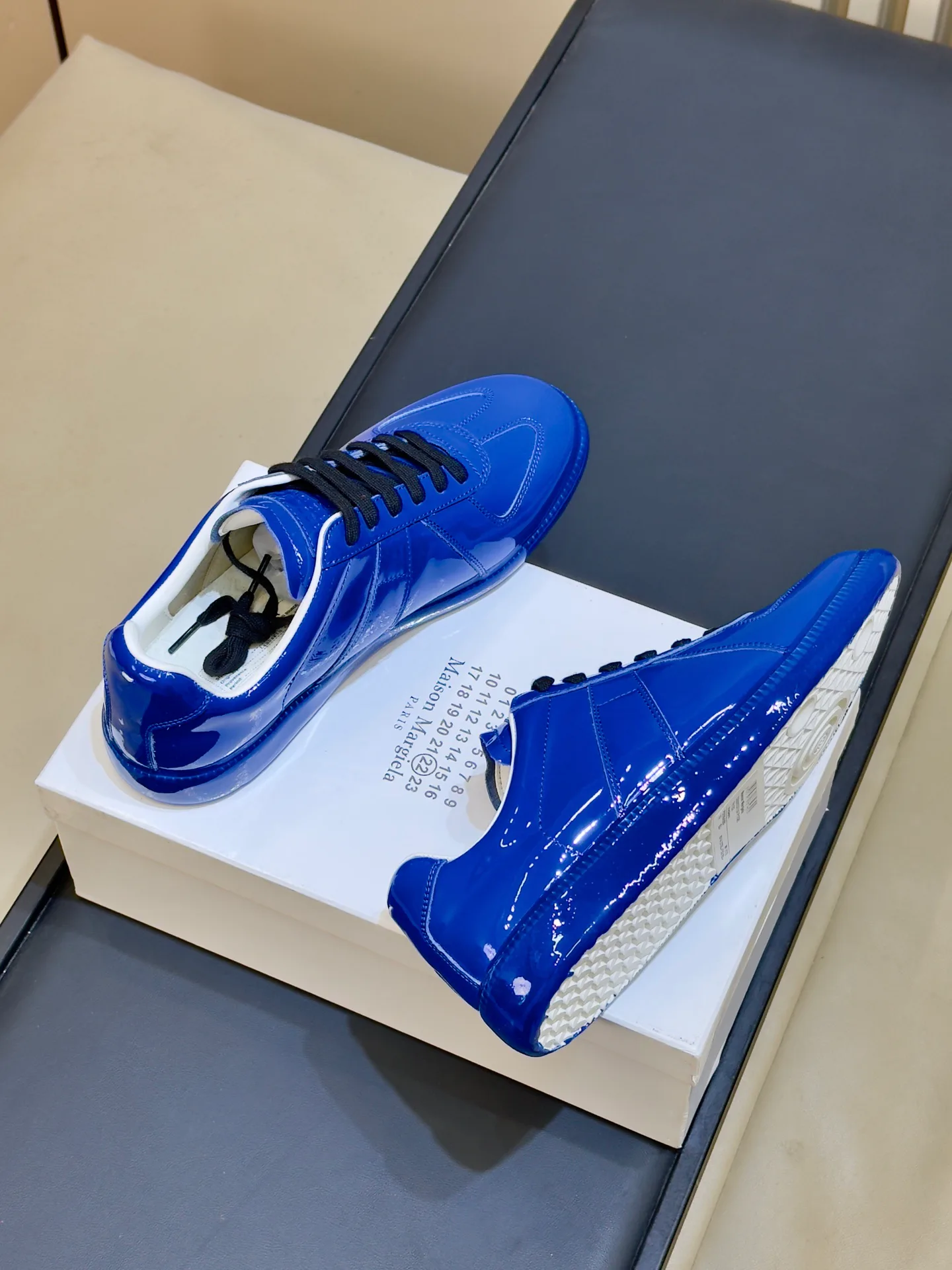 Women's Sneakers MAISON MARGIELA 18073438