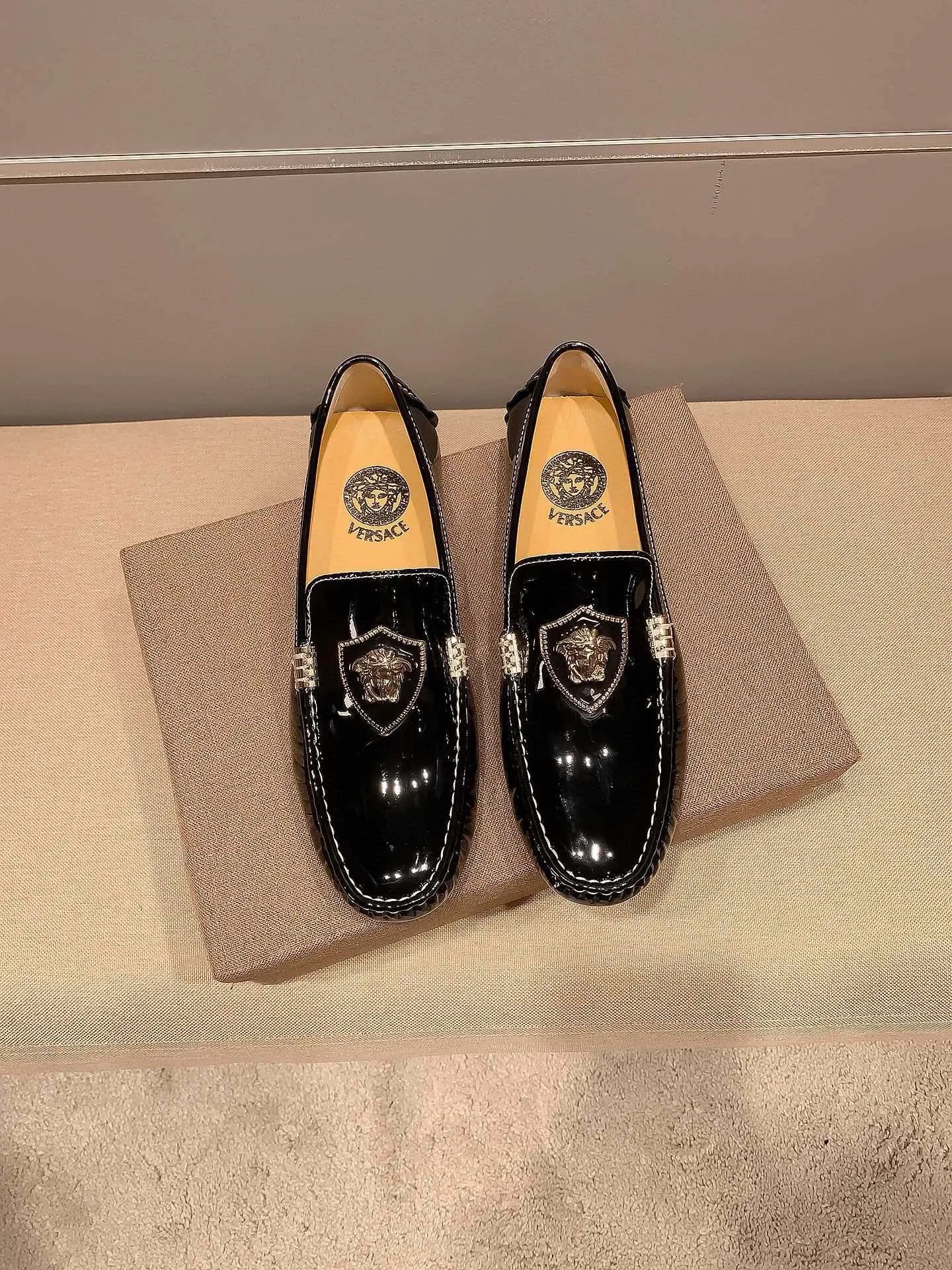 Men's Loafers And Dress Shoes VERSACE 18247708