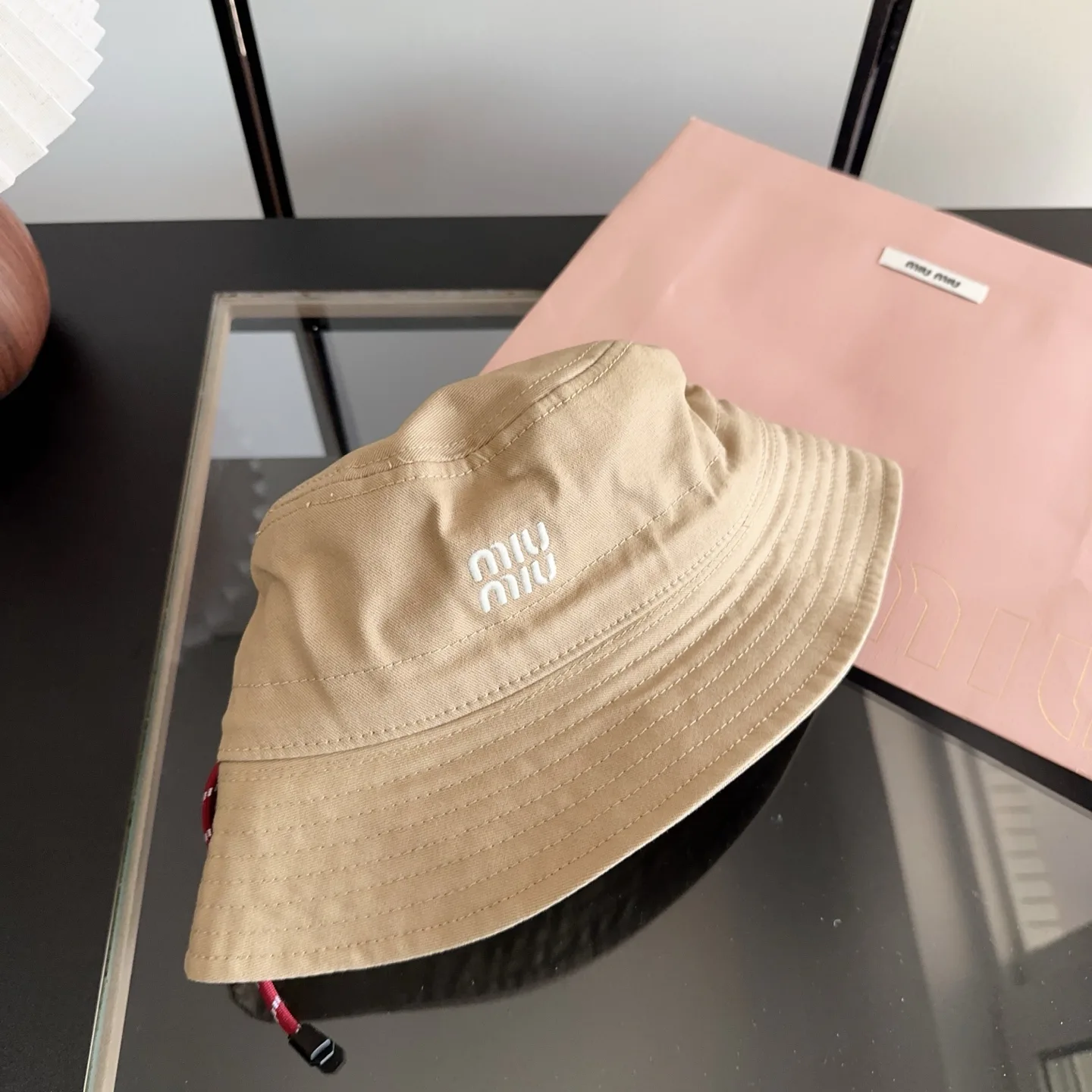 Hats MIU MIU 18105712