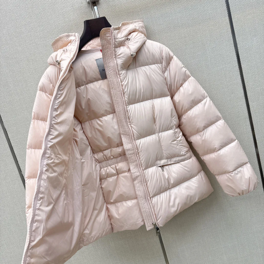 Women's Jackets And Down Jackets MONCLER 18225560