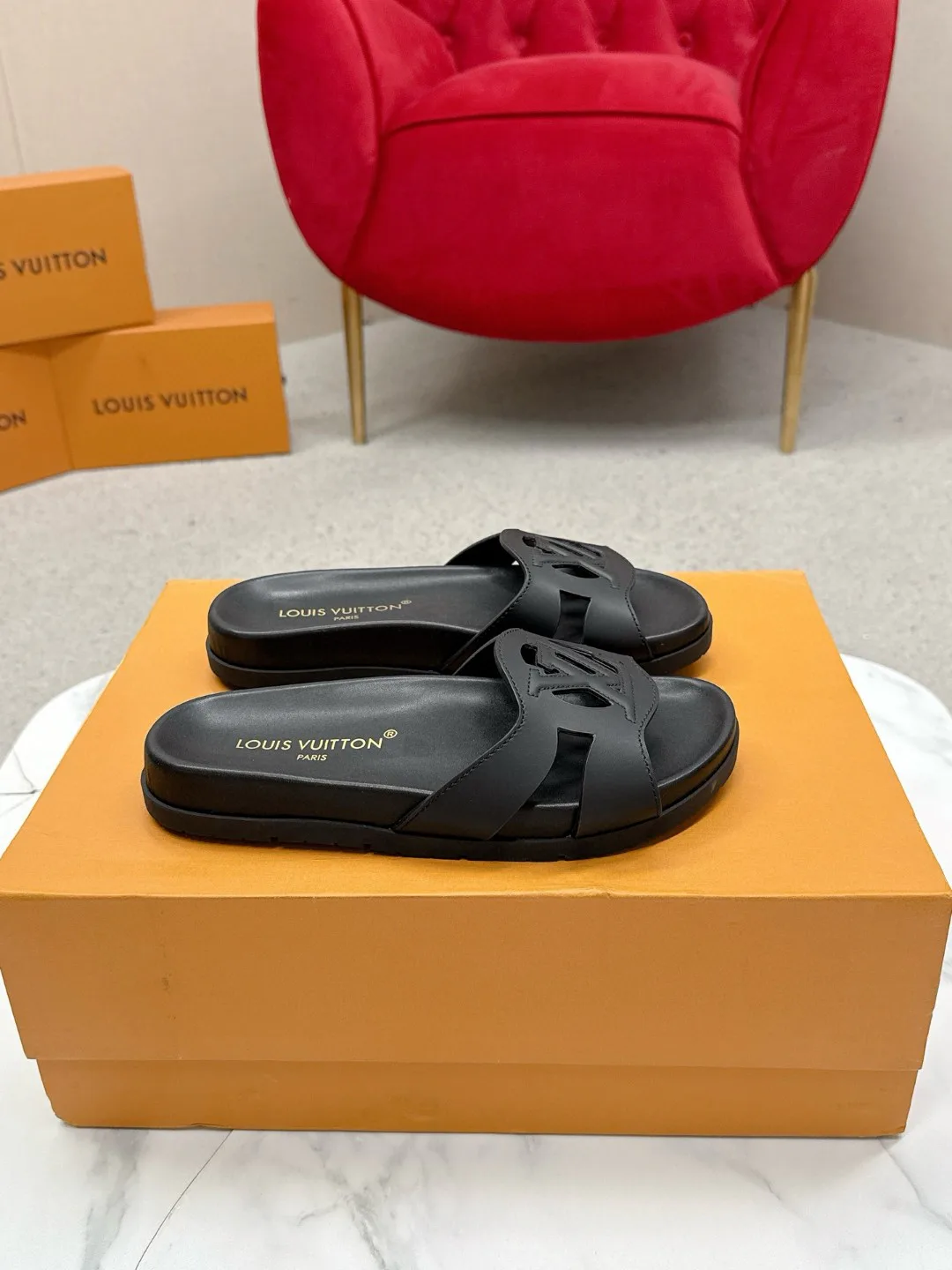 Women's Flip-Flops LOUIS VUITTON 18235706