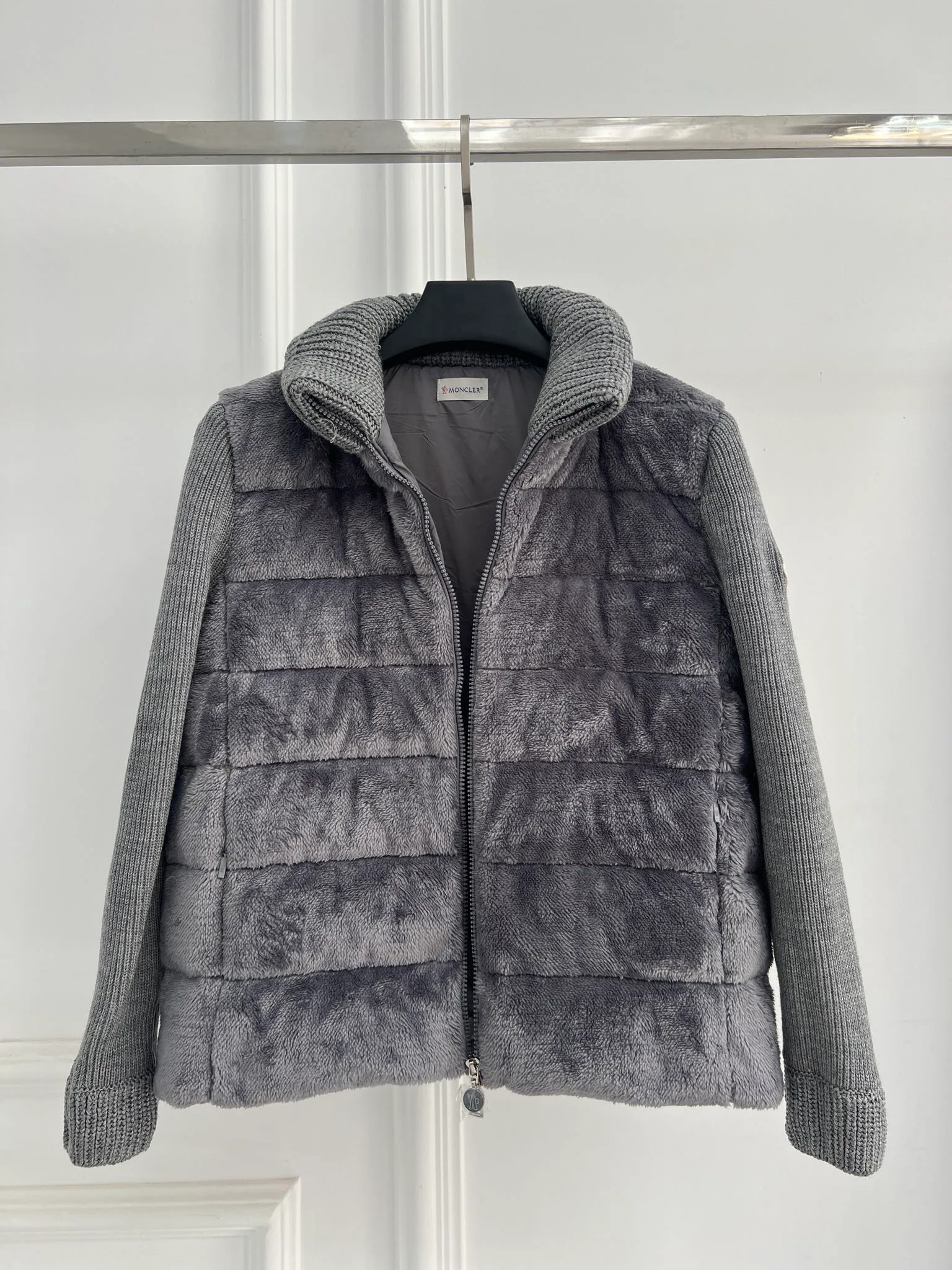 Women's Jackets And Down Jackets MONCLER 18416241