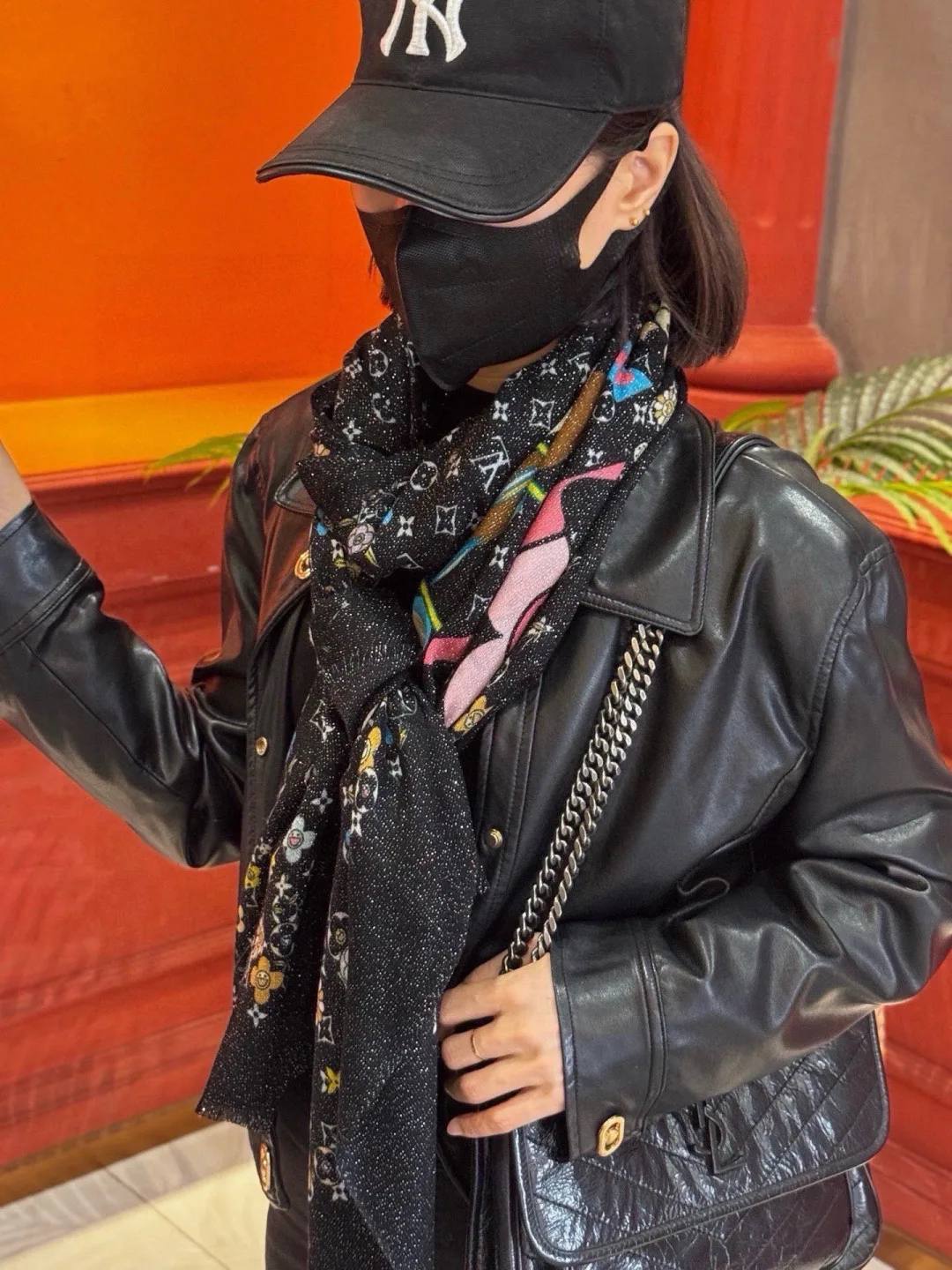 Scarves LOUIS VUITTON 18322184