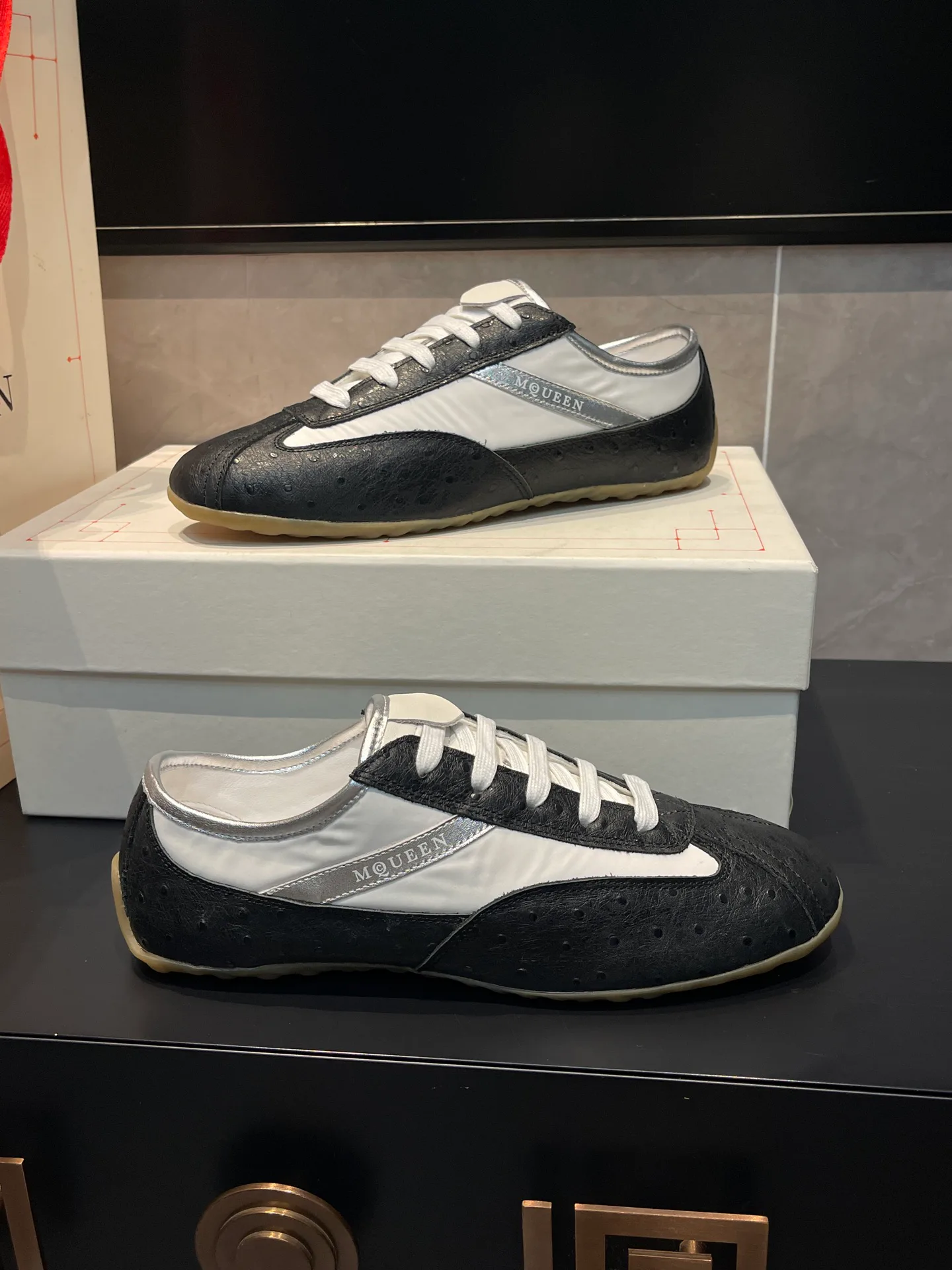 Women's Sneakers ALEXANDER MCQUEEN 18363943