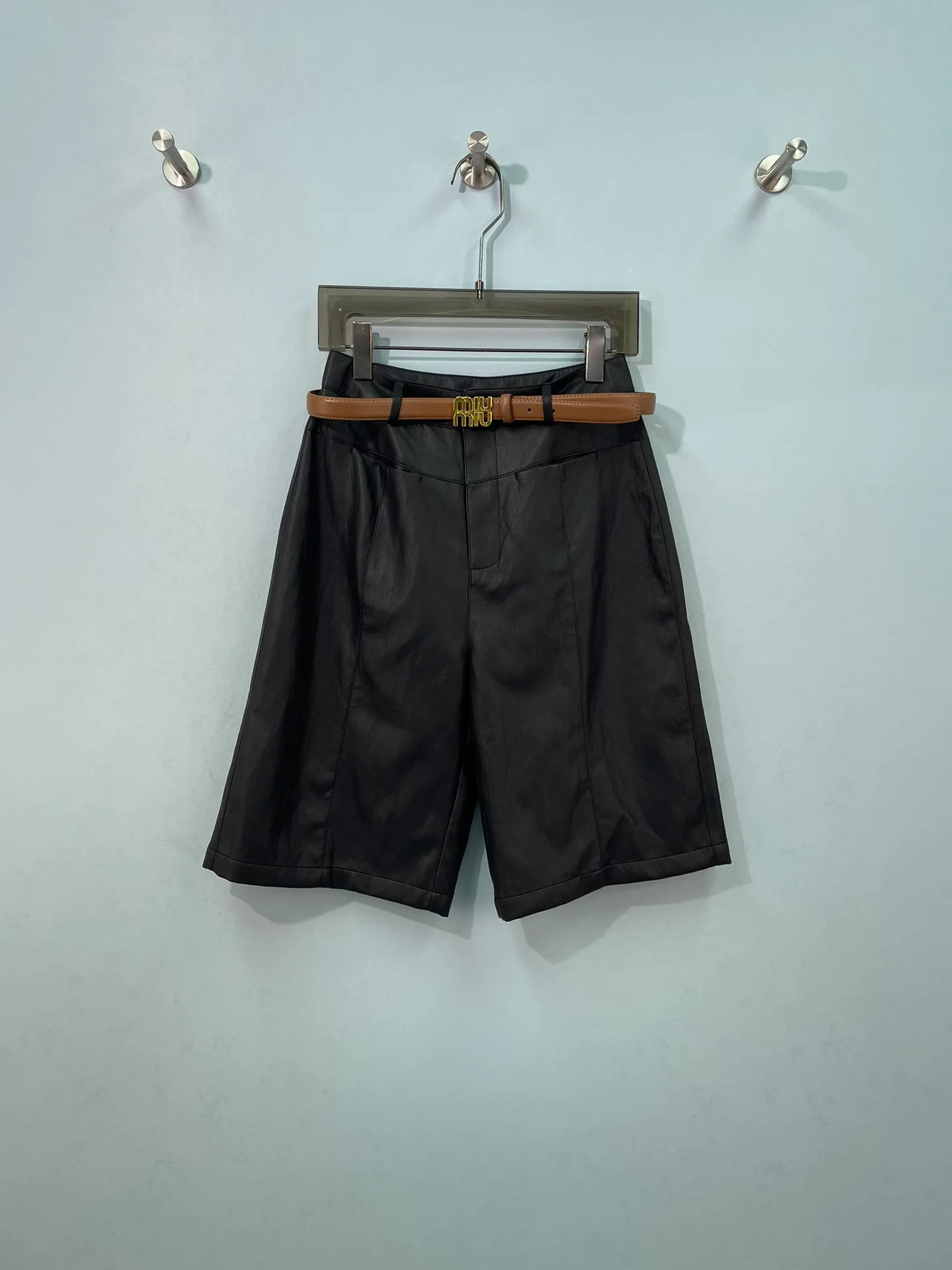 Women's Shorts MIU MIU 18151872