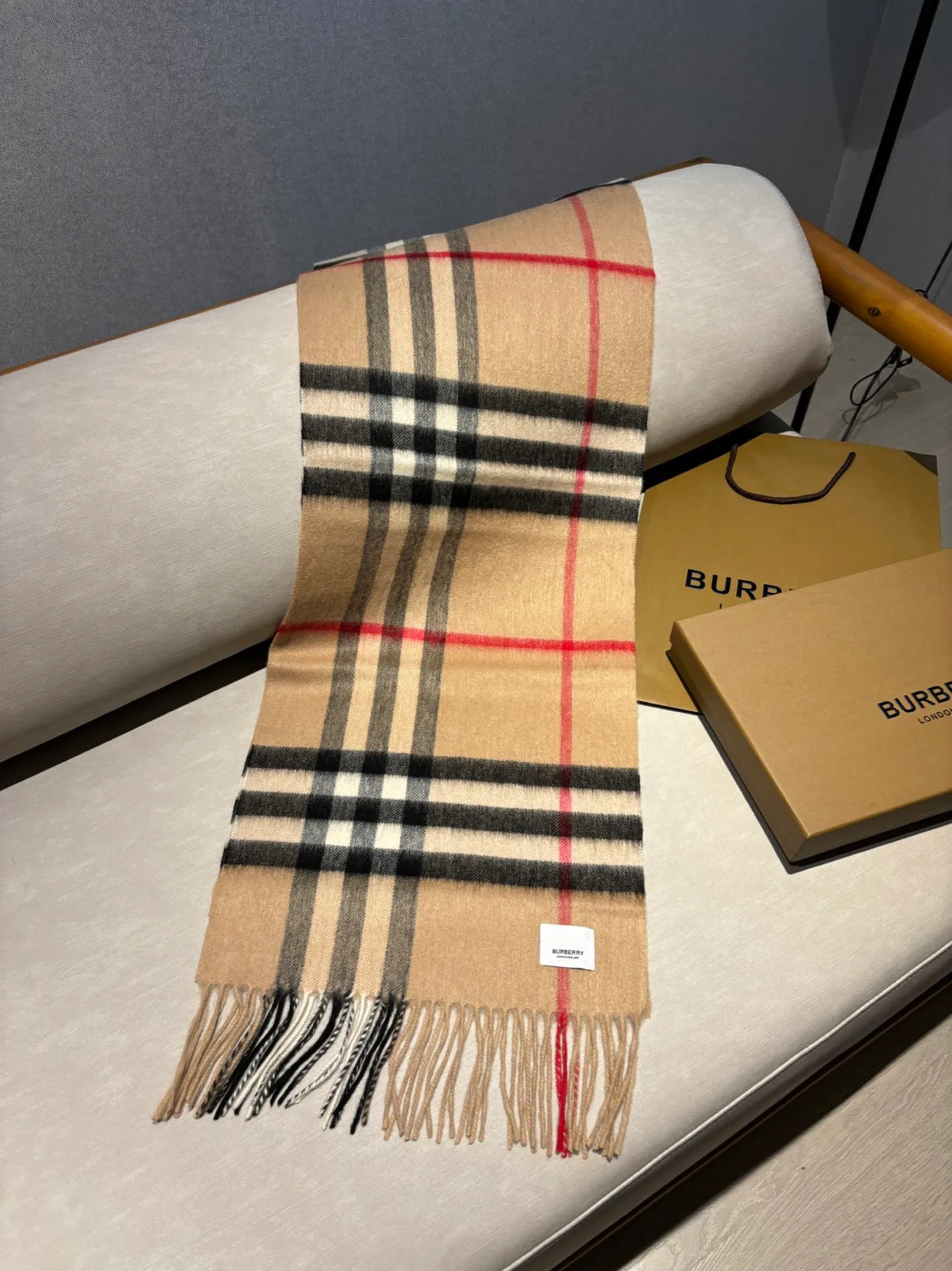 Scarves BURBERRY 18507487