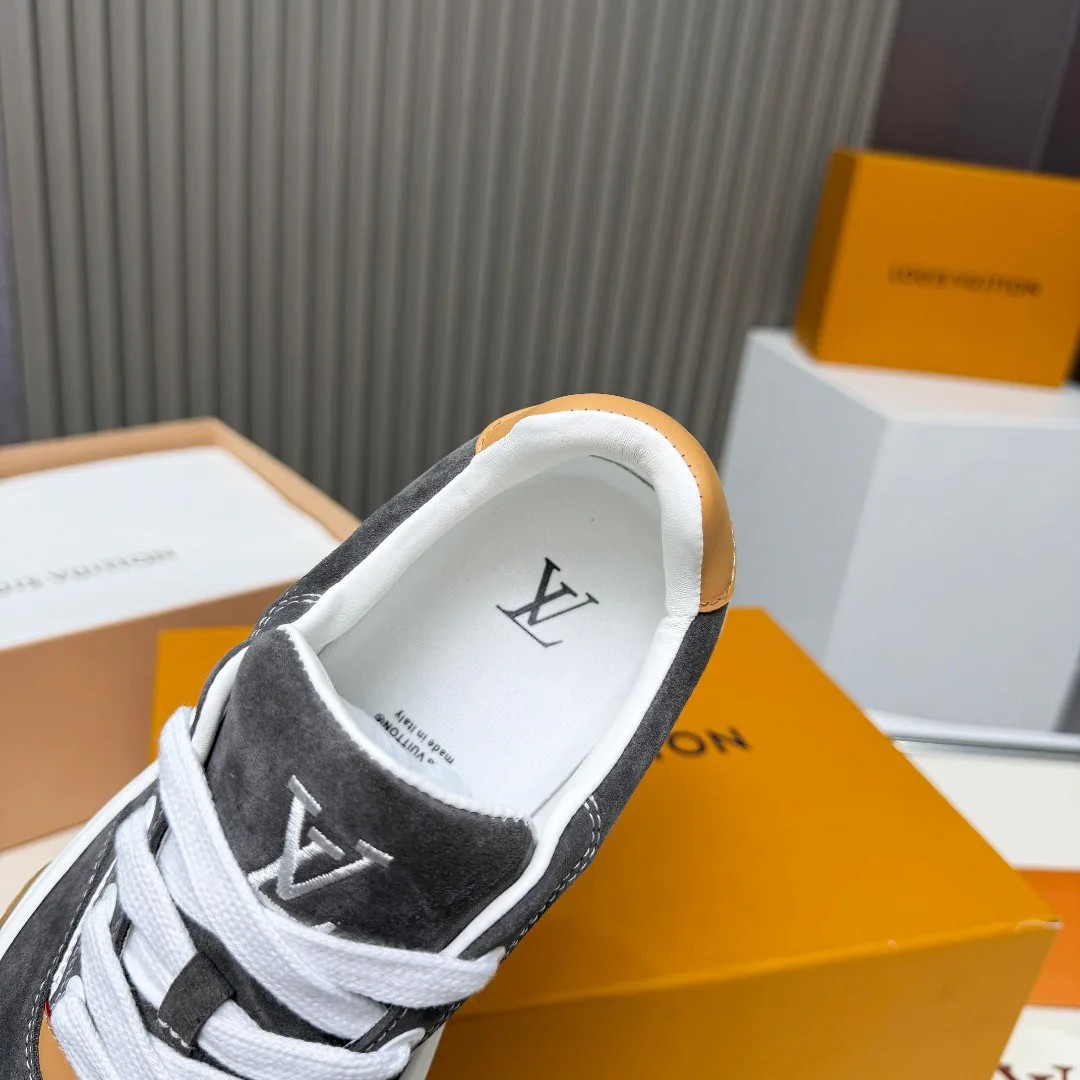 Men's Sneakers LOUIS VUITTON 18265134