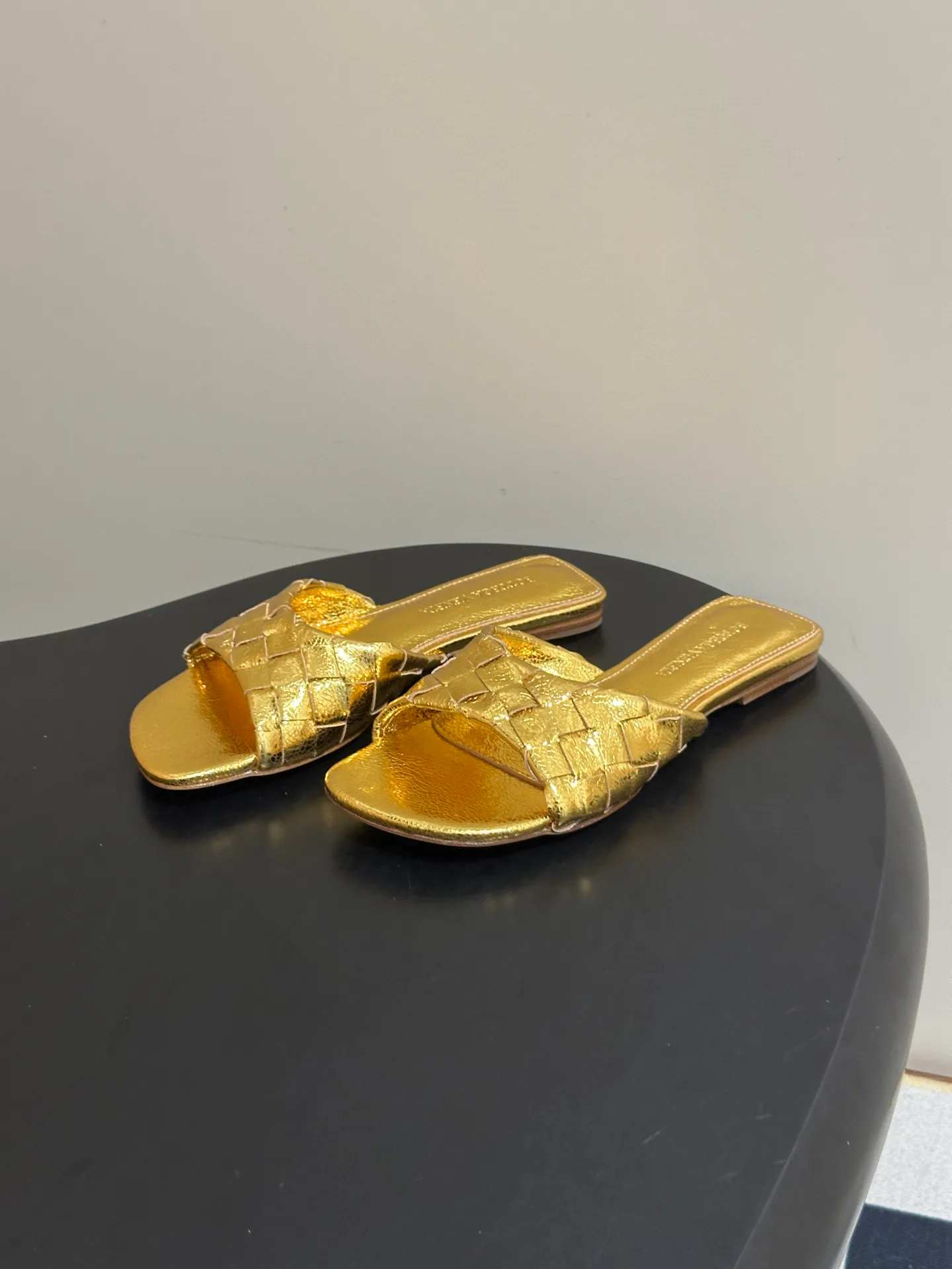Women's Mules And Clogs BOTTEGA VENETA 18049579