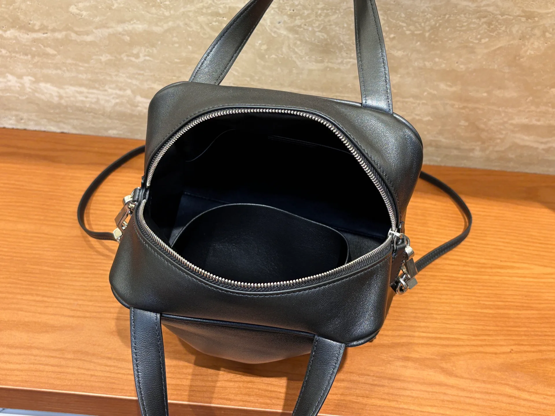 Women's Classic Handbags THE ROW 17104496