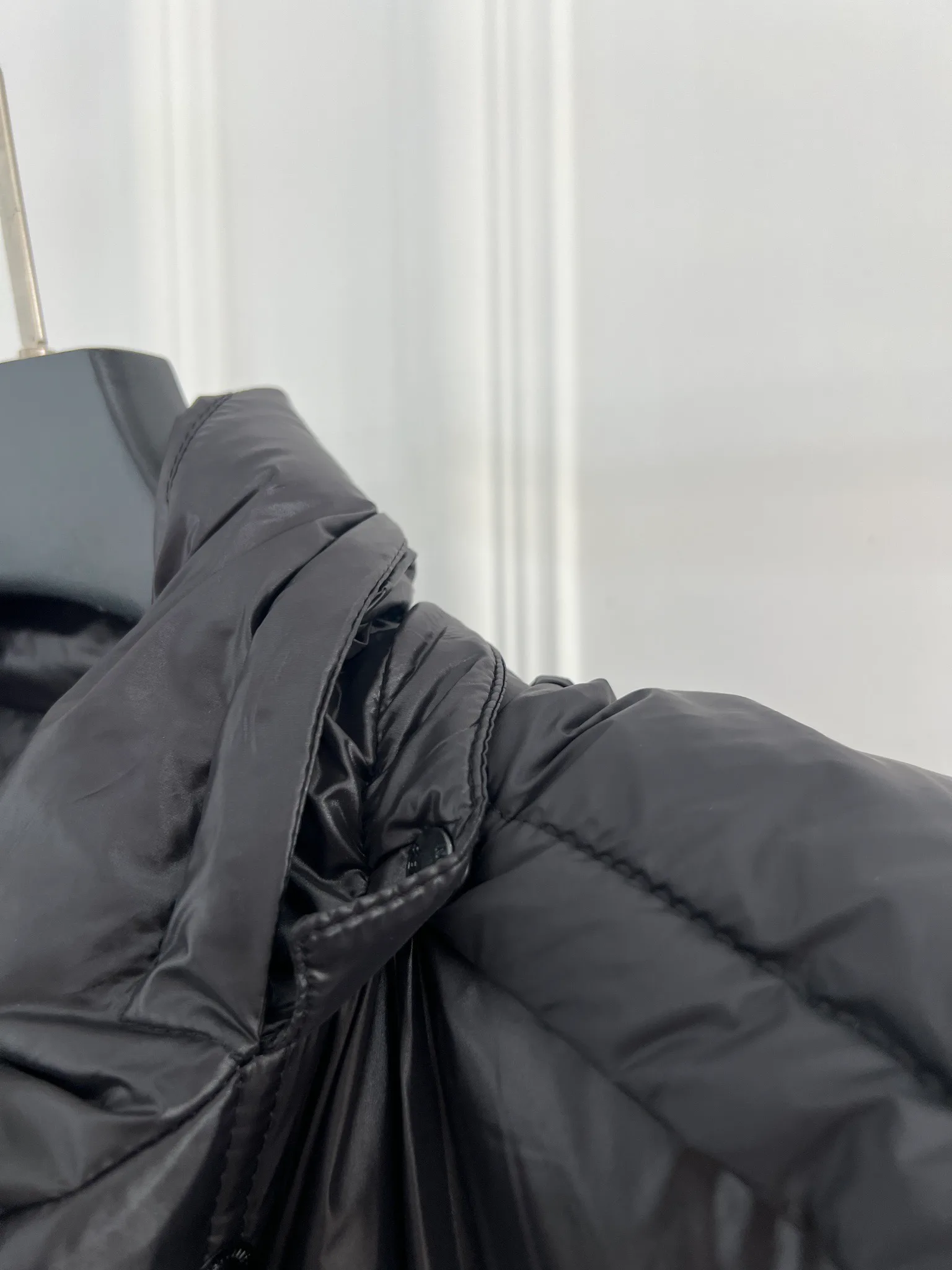 Women's Jackets And Down Jackets MONCLER 18416178
