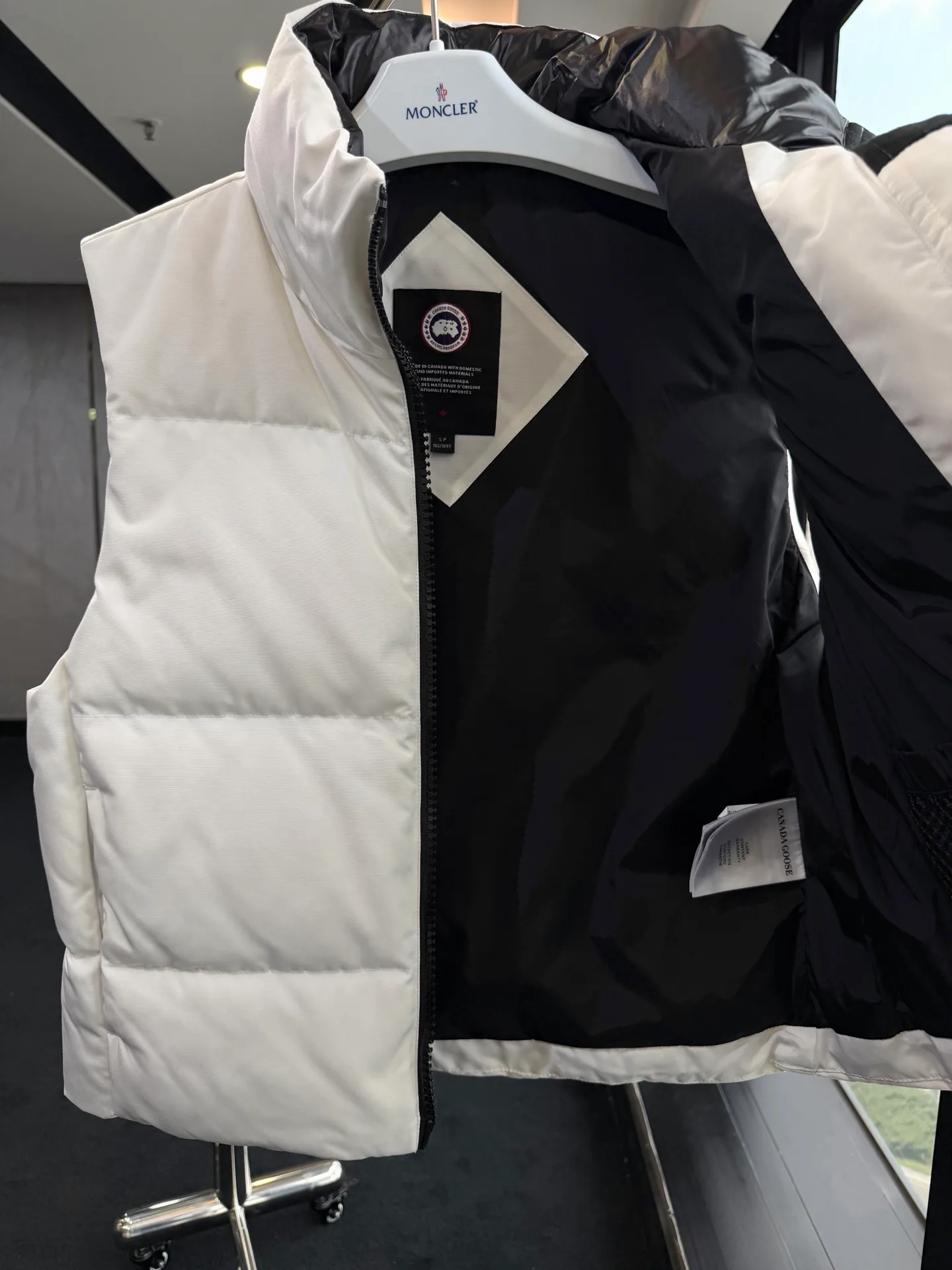 Women's Vests CANADA GOOSE 18336509