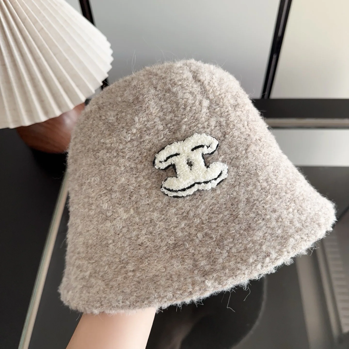 Hats CHANEL 18105168