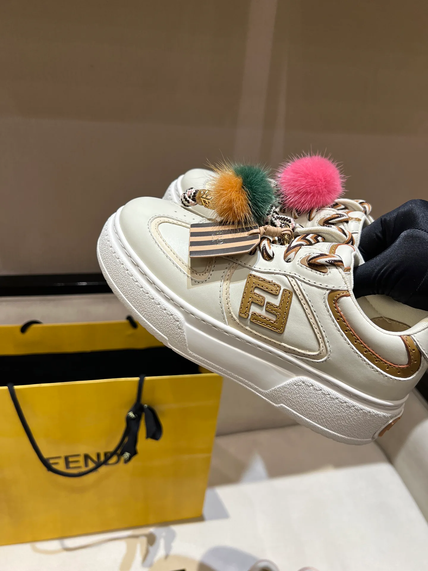 Women's Sneakers FENDI 18020642