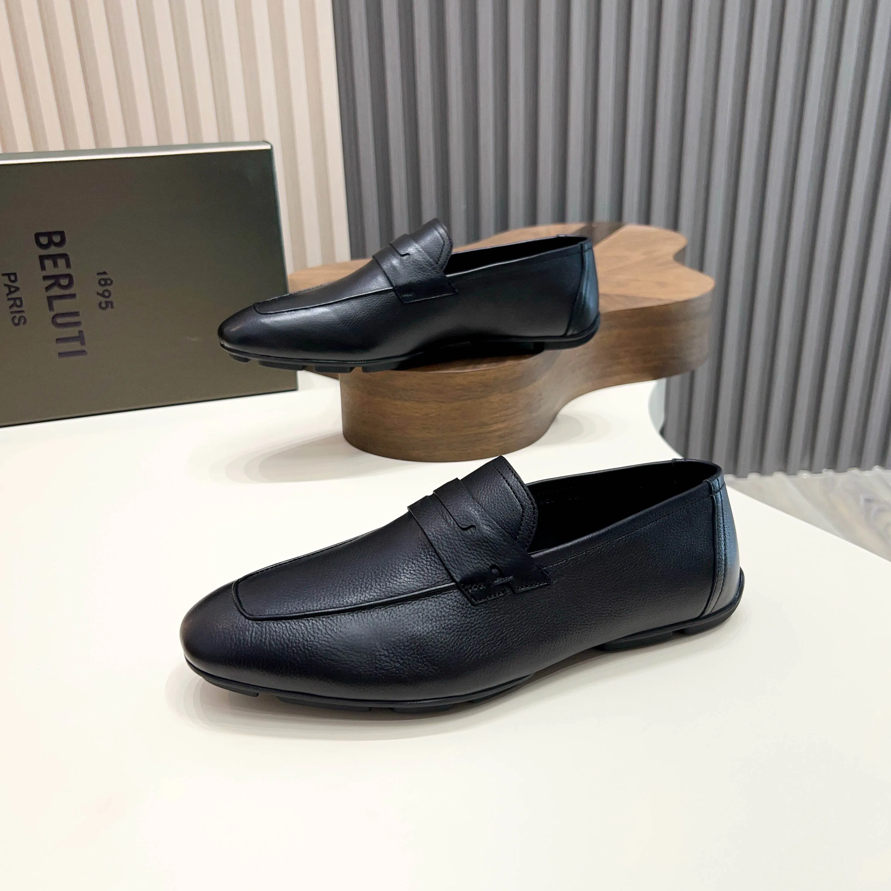 Men's Loafers And Dress Shoes BERLUTI 17715967