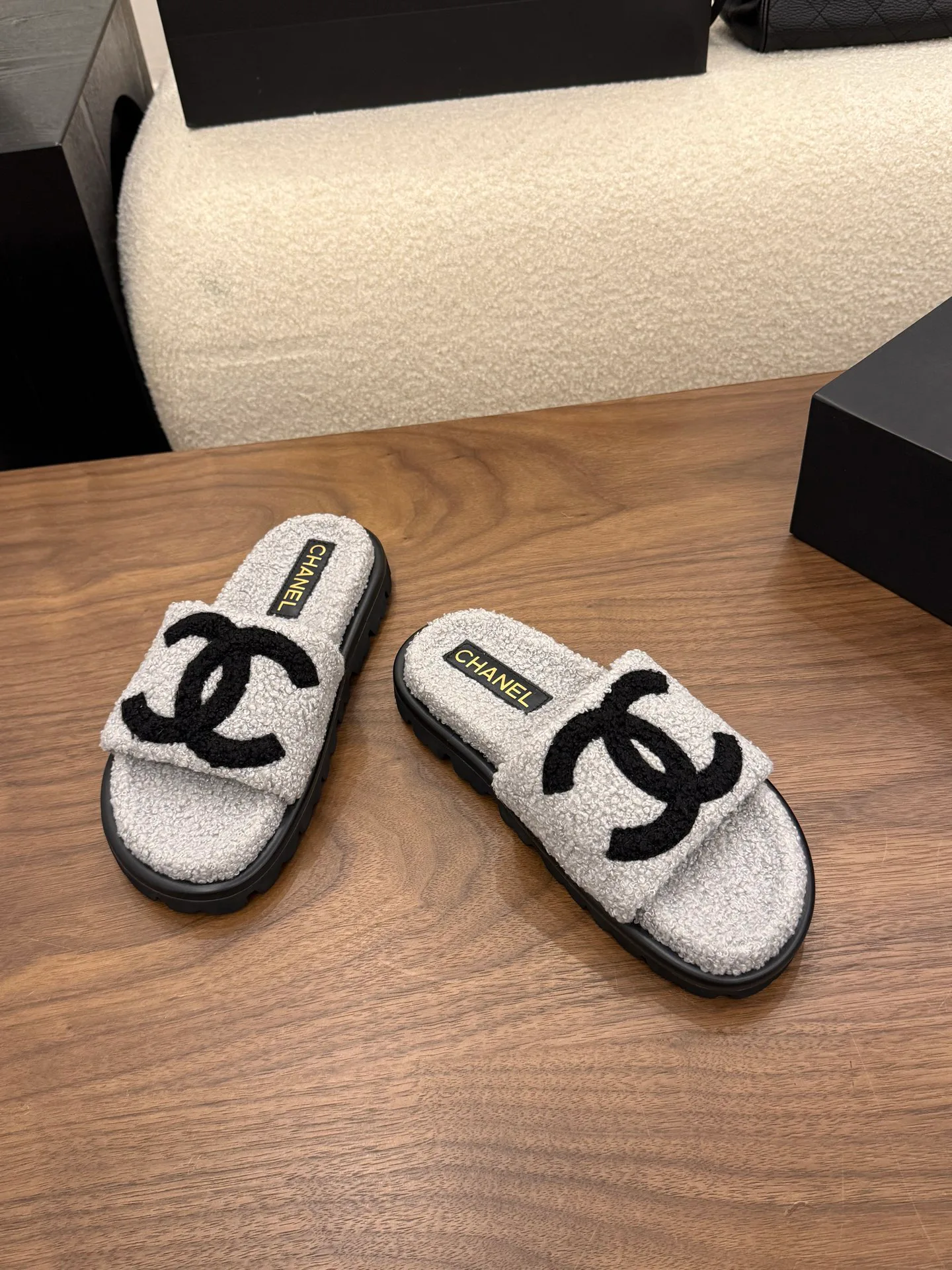 Women's Slippers CHANEL 18223732