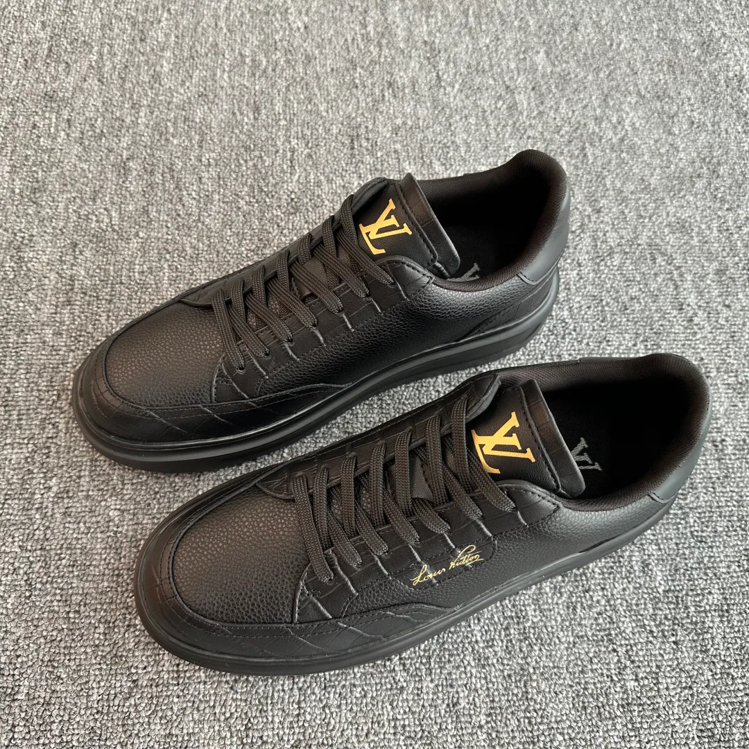 Men's Sneakers LOUIS VUITTON 18394329