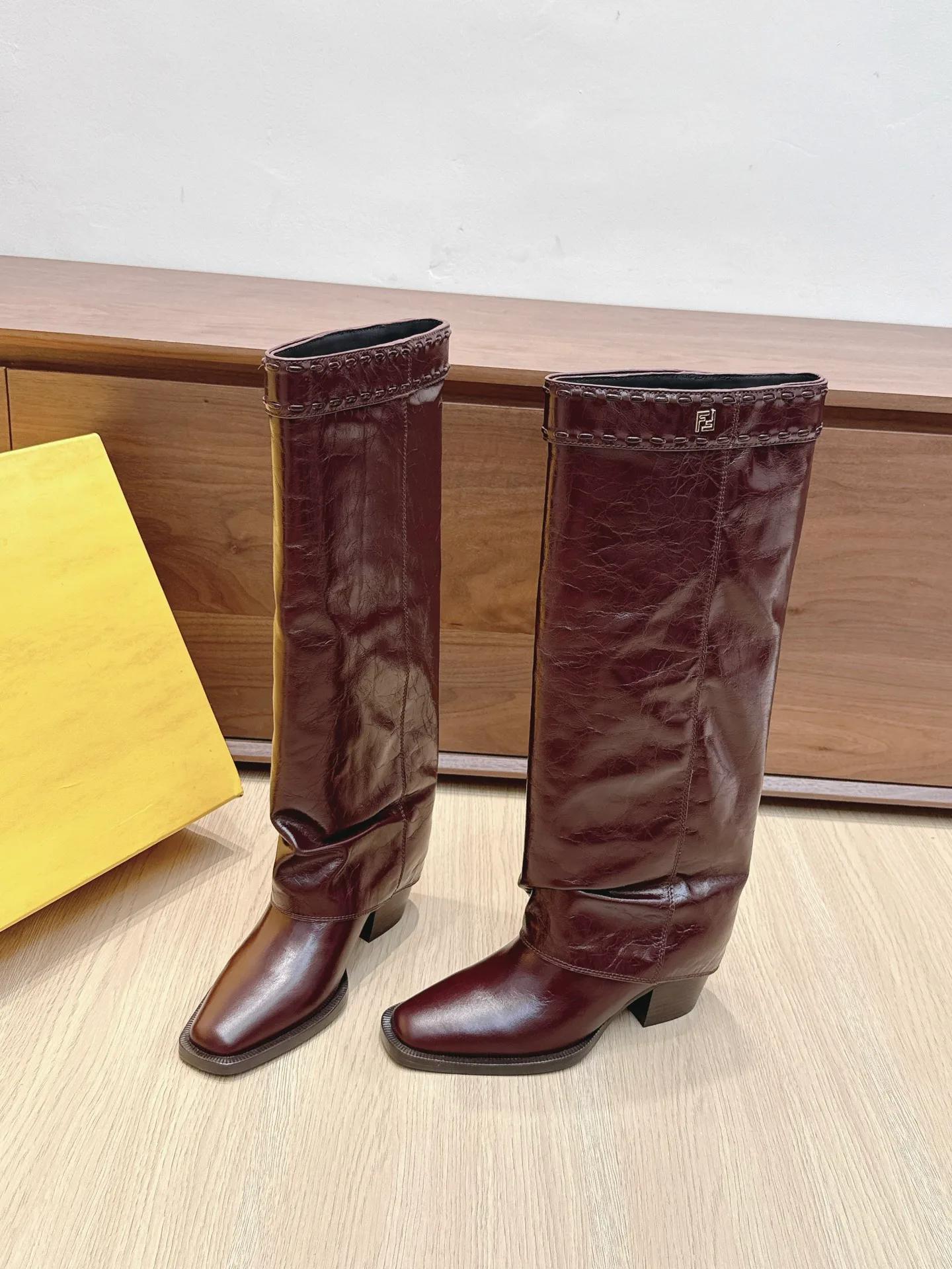 Women's Boots FENDI 18092435