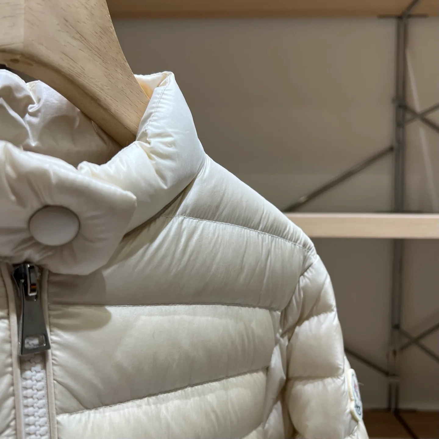 Women's Jackets And Down Jackets MONCLER 17812071