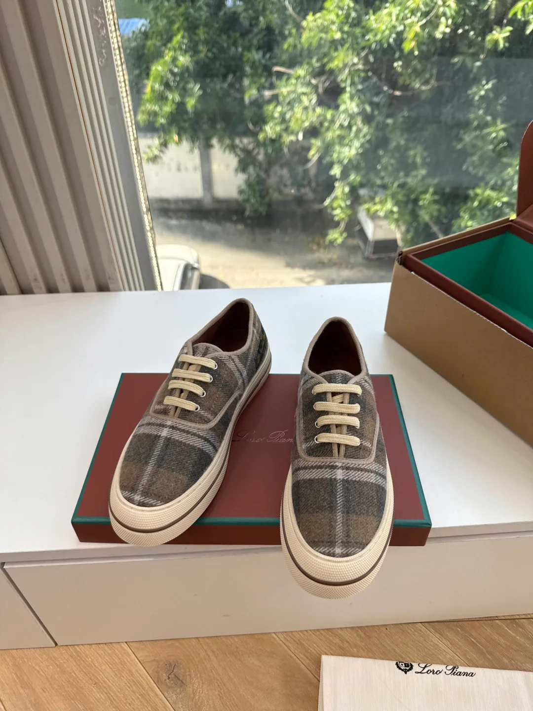 Women's Sneakers LORO PIANA 18356231