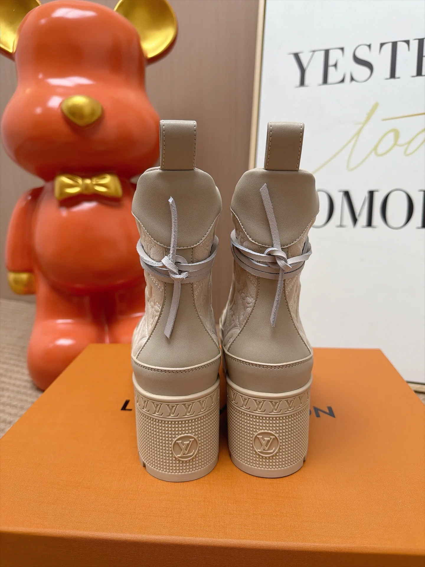 Women's Ankle Boots LOUIS VUITTON 18239722