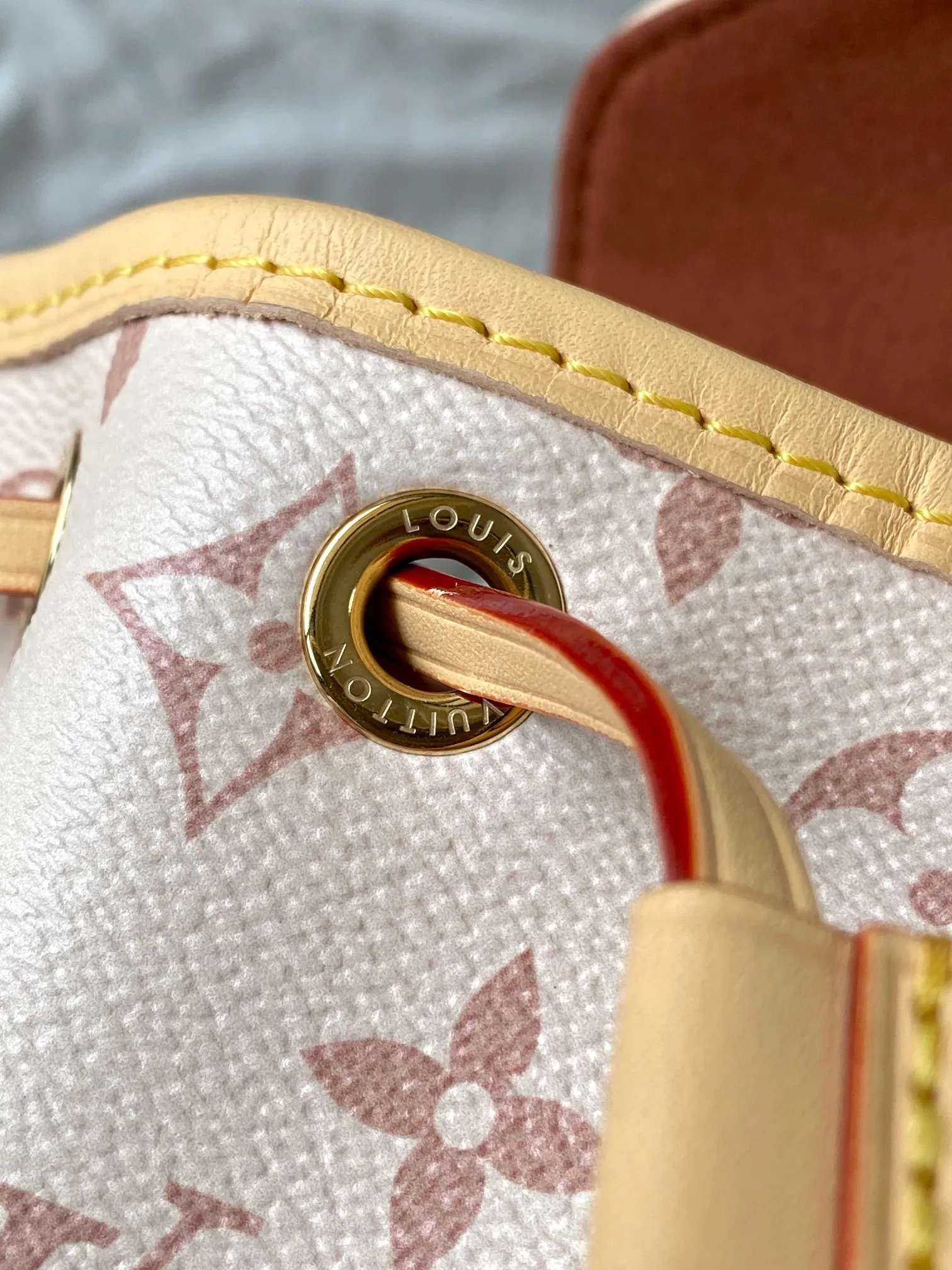 Women's Classic Handbags LOUIS VUITTON 17906937