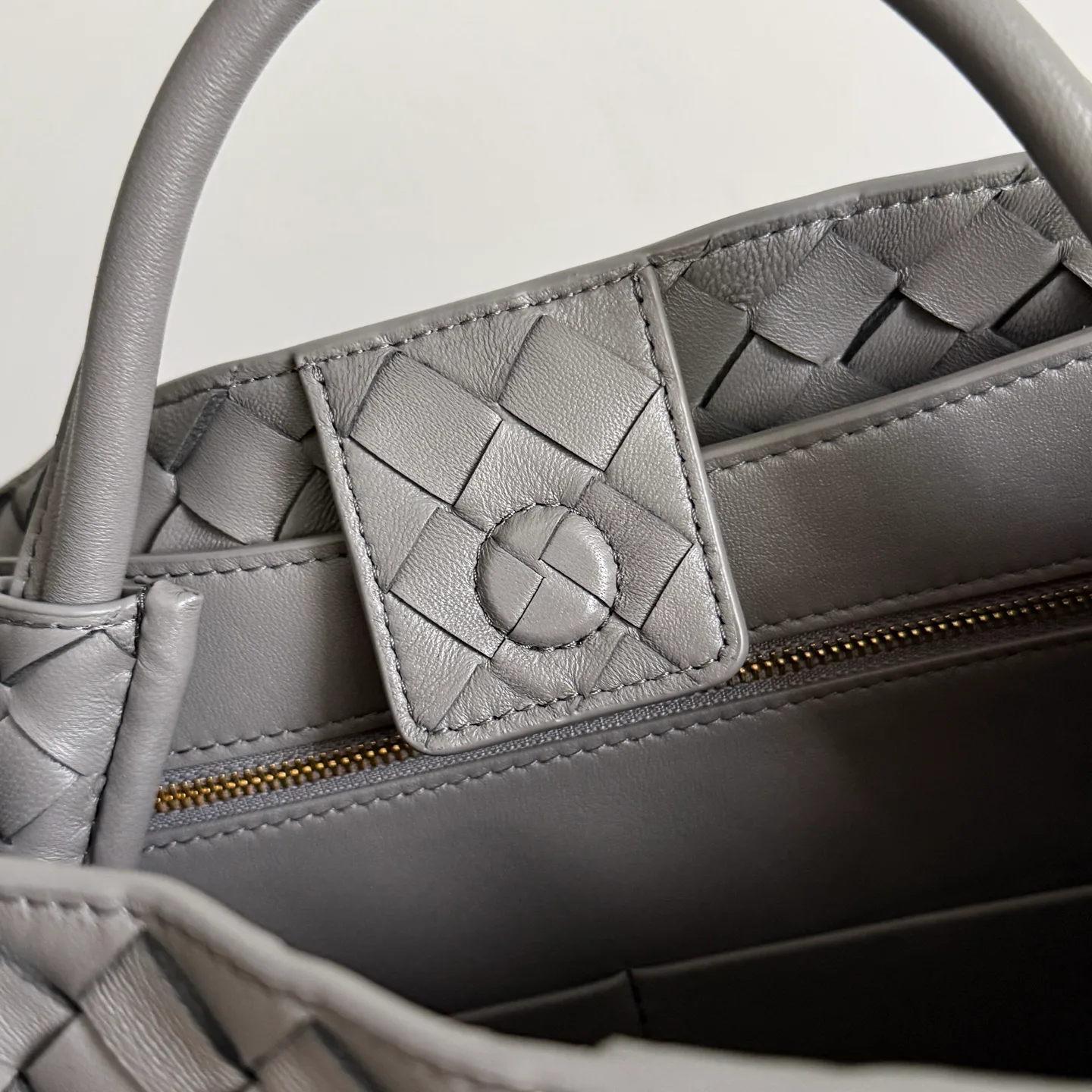 Women's Classic Handbags BOTTEGA VENETA 18321475